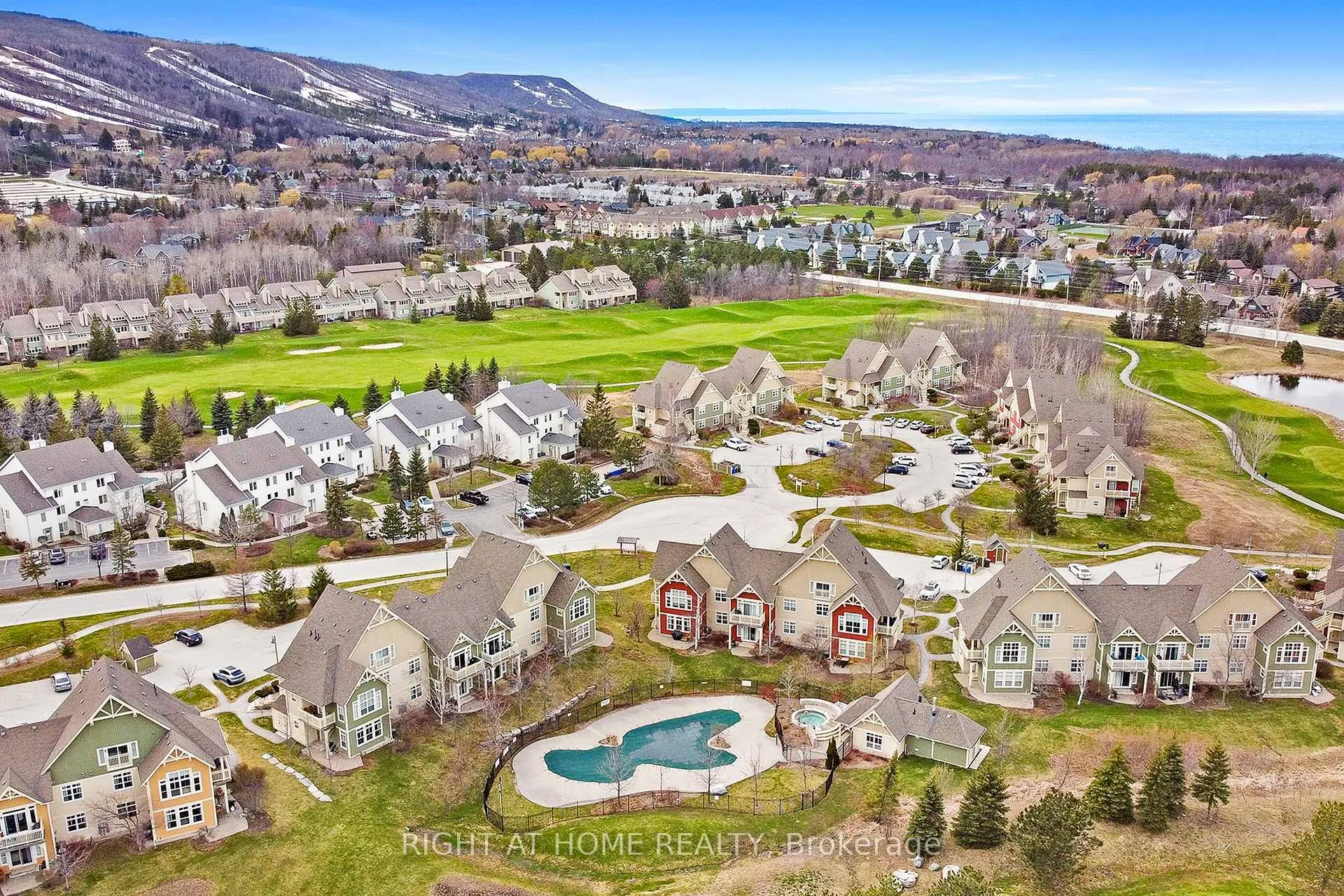 Photo 19 of Unit 124, 125 Fairway Court, Blue Mountains — HOMEH
