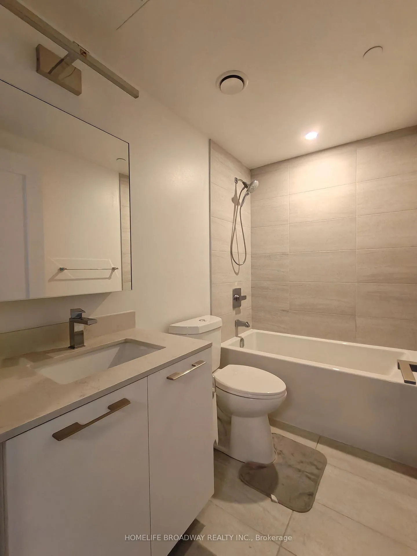 Photo 5 of Unit 302, 18 Water Walk Drive, Markham, Unionville — HOMEH