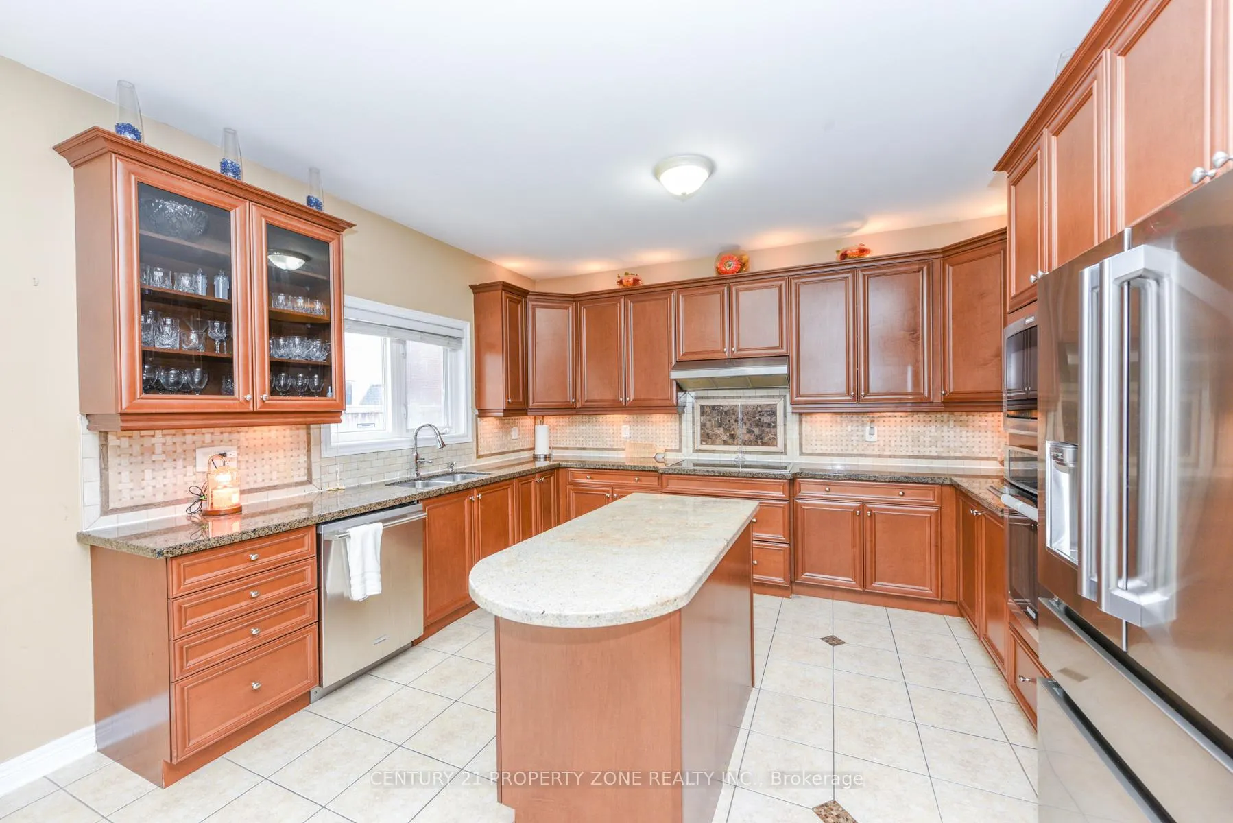 Photo 3 of 24 Jacksonville Drive, Brampton, Vales of Castlemore — HOMEH