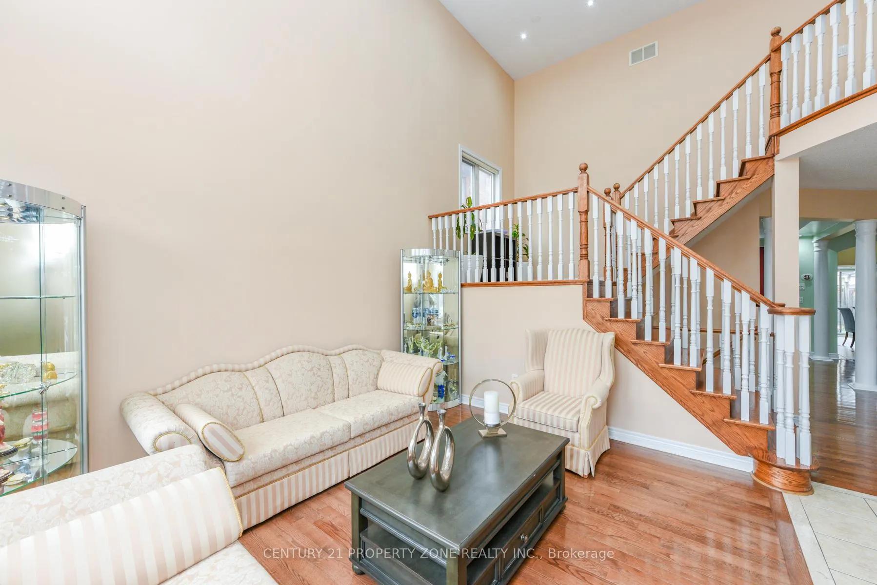 Photo 4 of 24 Jacksonville Drive, Brampton, Vales of Castlemore — HOMEH