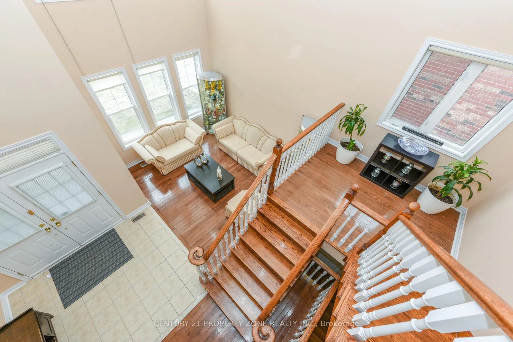 Photo 5 of 24 Jacksonville Drive, Brampton, Vales of Castlemore — HOMEH