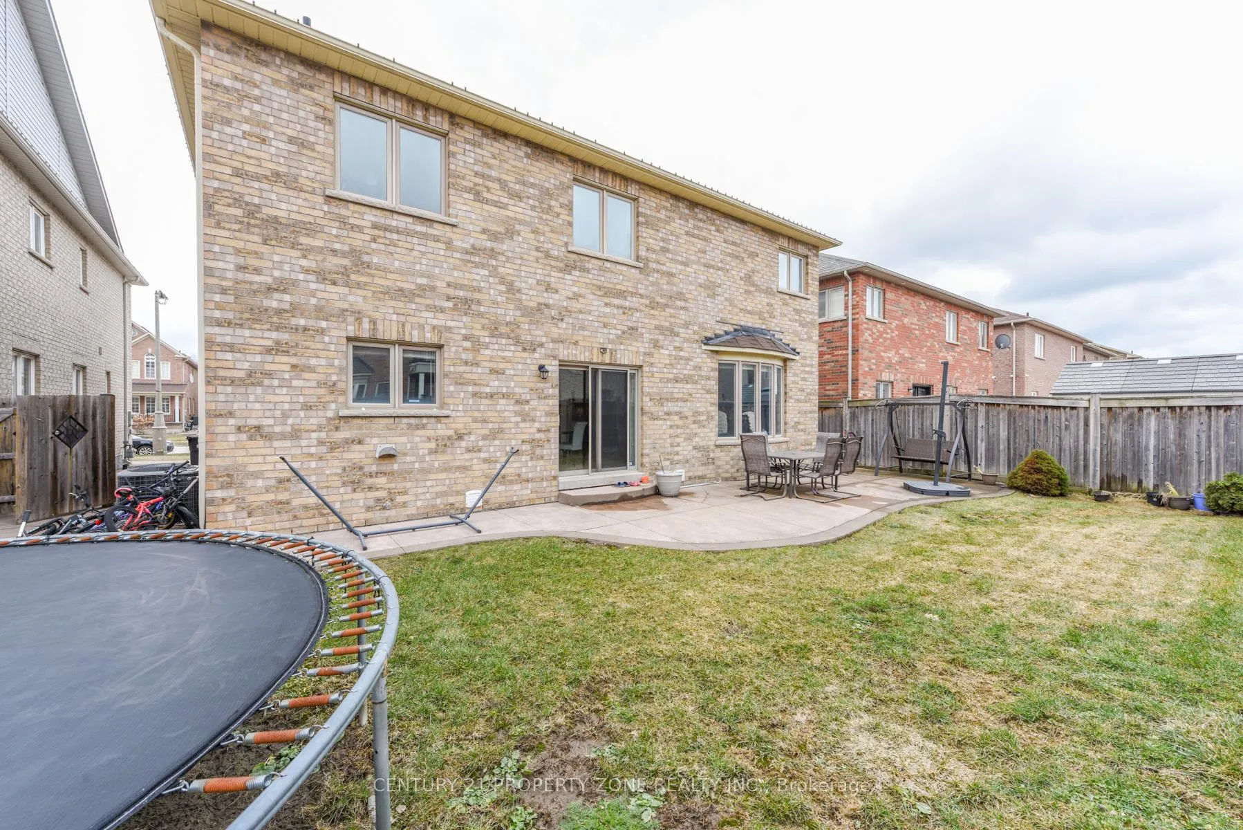 Photo 8 of 24 Jacksonville Drive, Brampton, Vales of Castlemore — HOMEH