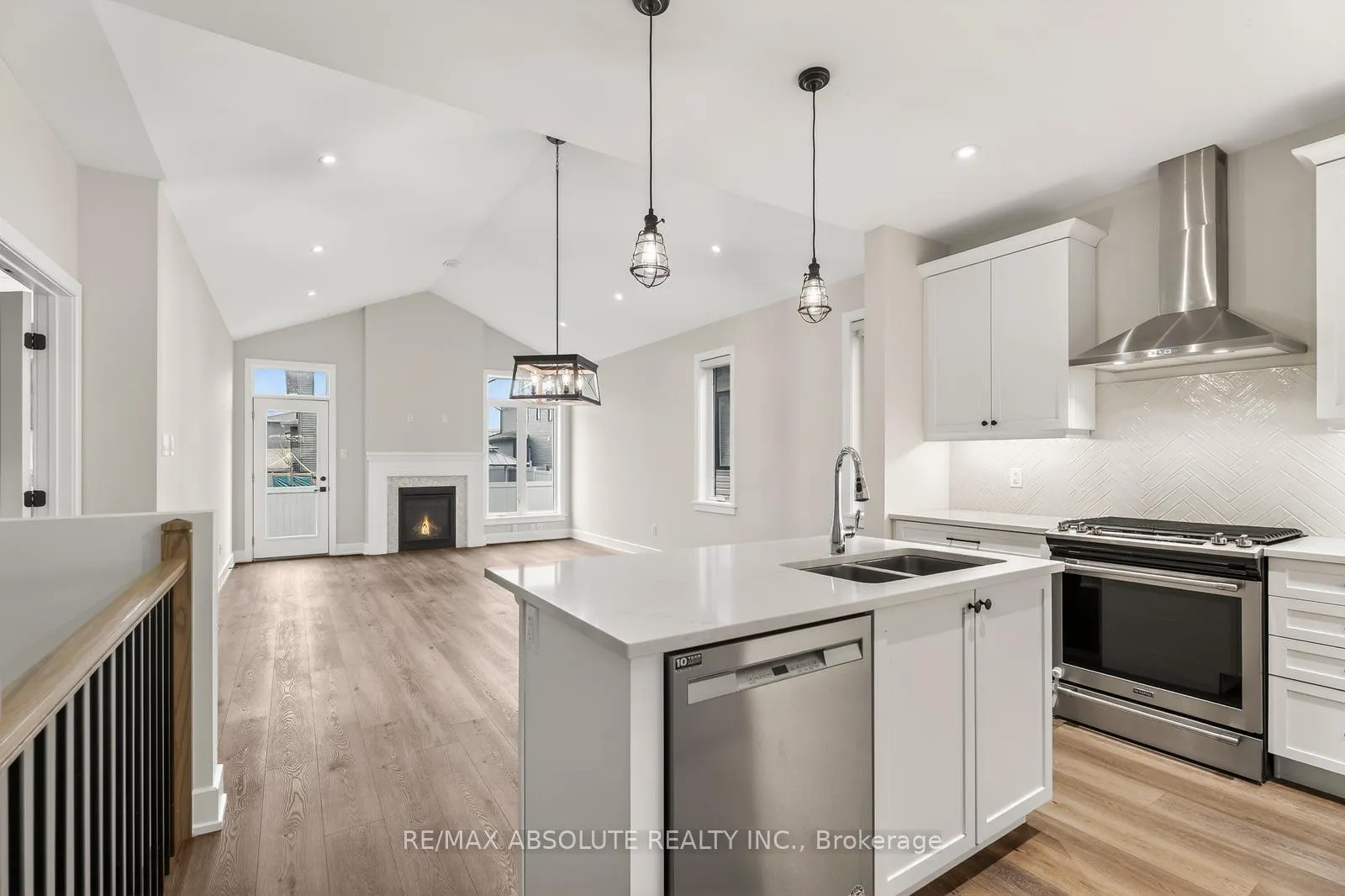 Photo 4 of 106 Mcphail Road, Carleton Place — HOMEH