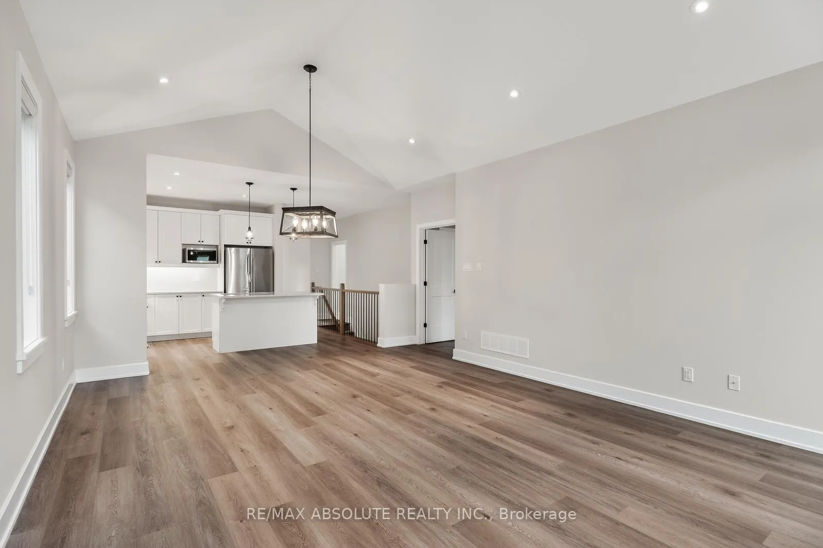 Photo 16 of 106 Mcphail Road, Carleton Place — HOMEH