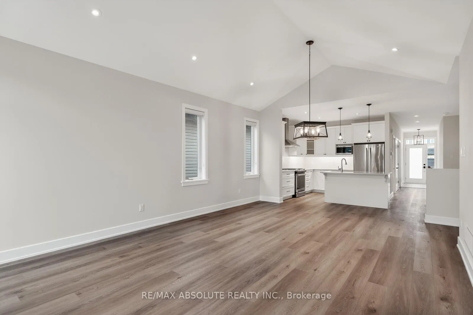 Photo 17 of 106 Mcphail Road, Carleton Place — HOMEH