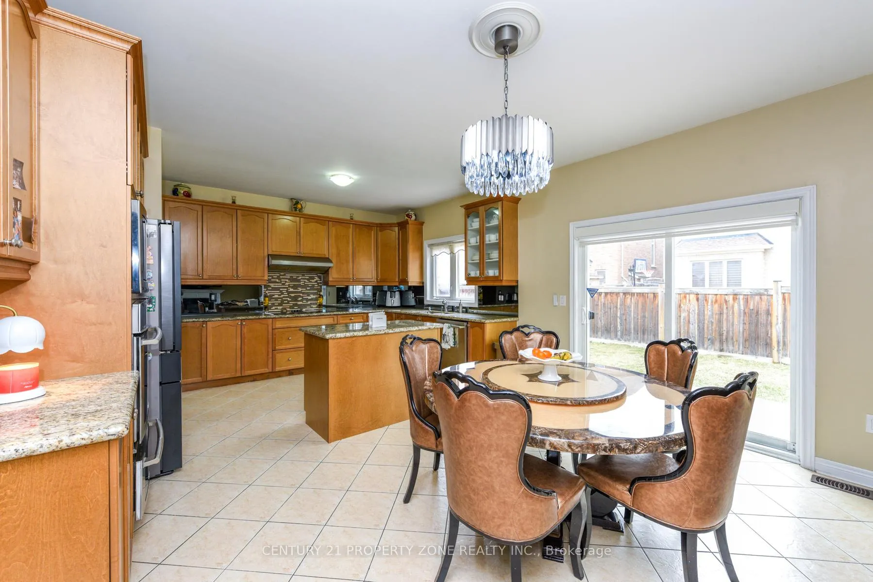 Photo 2 of 22 Jacksonville Drive, Brampton, Vales of Castlemore — HOMEH