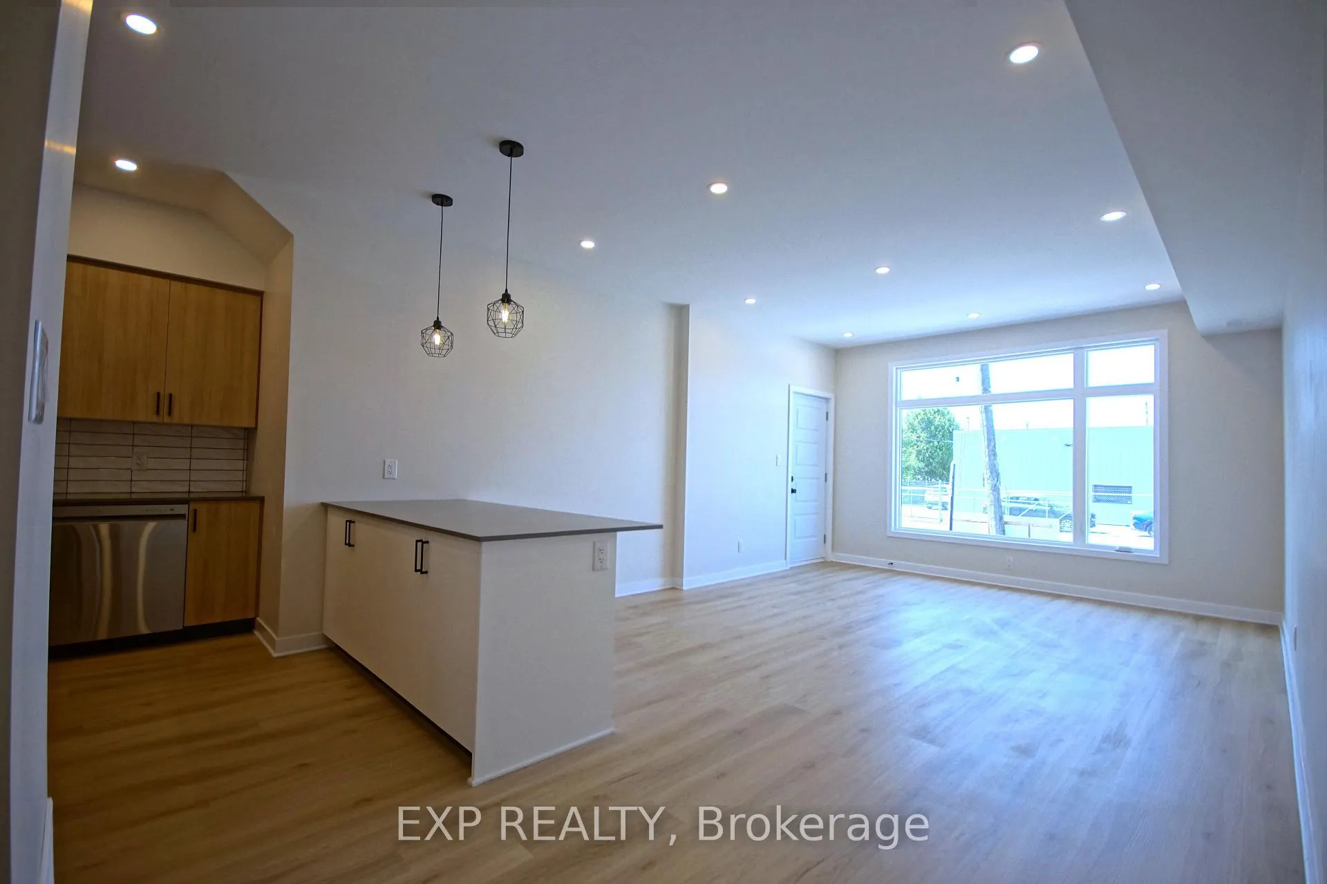 Photo 1 of 1353 Gosset Street, Ottawa, Cyrville Rd./Industrial Park — HOMEH