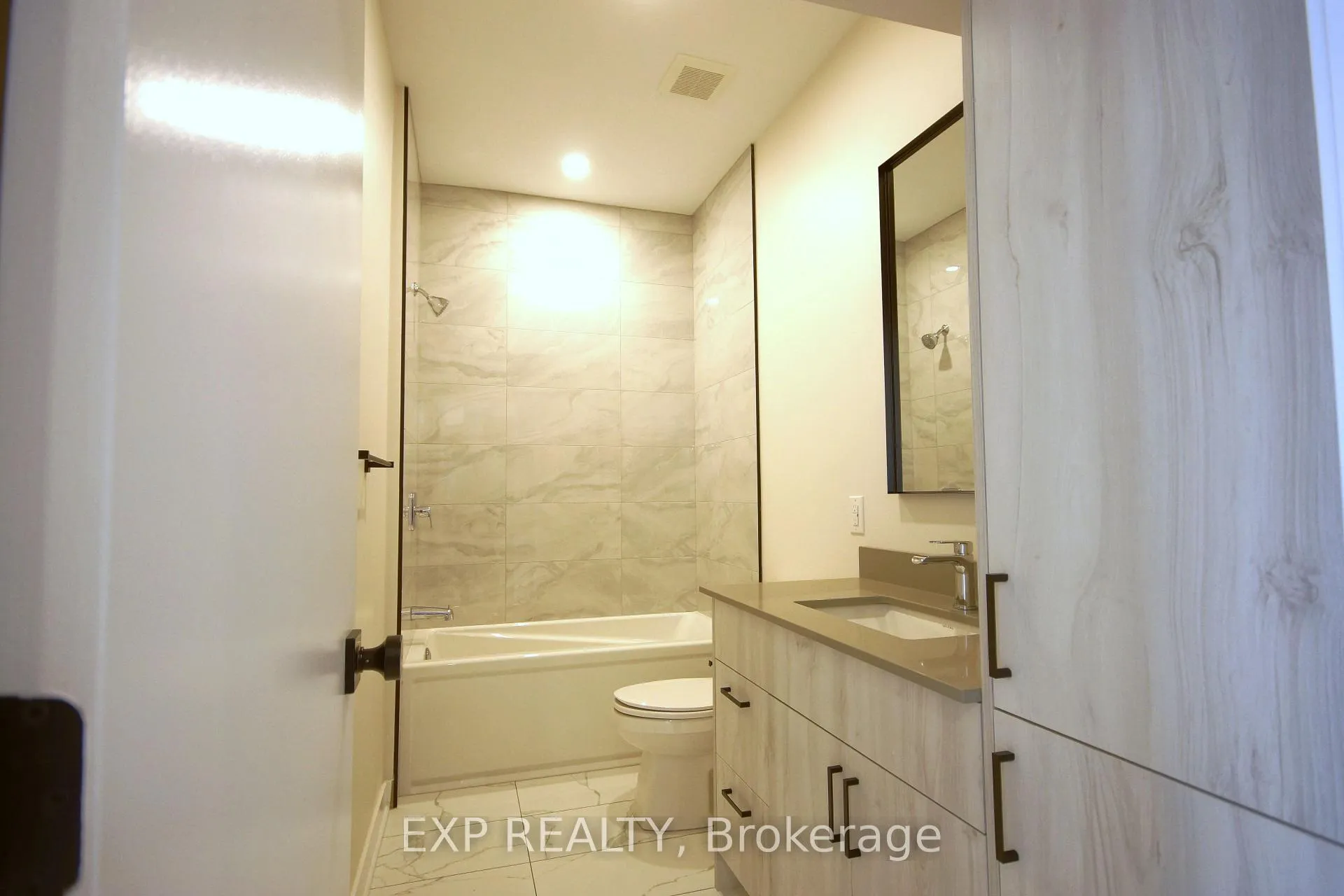 Photo 4 of 1353 Gosset Street, Ottawa, Cyrville Rd./Industrial Park — HOMEH