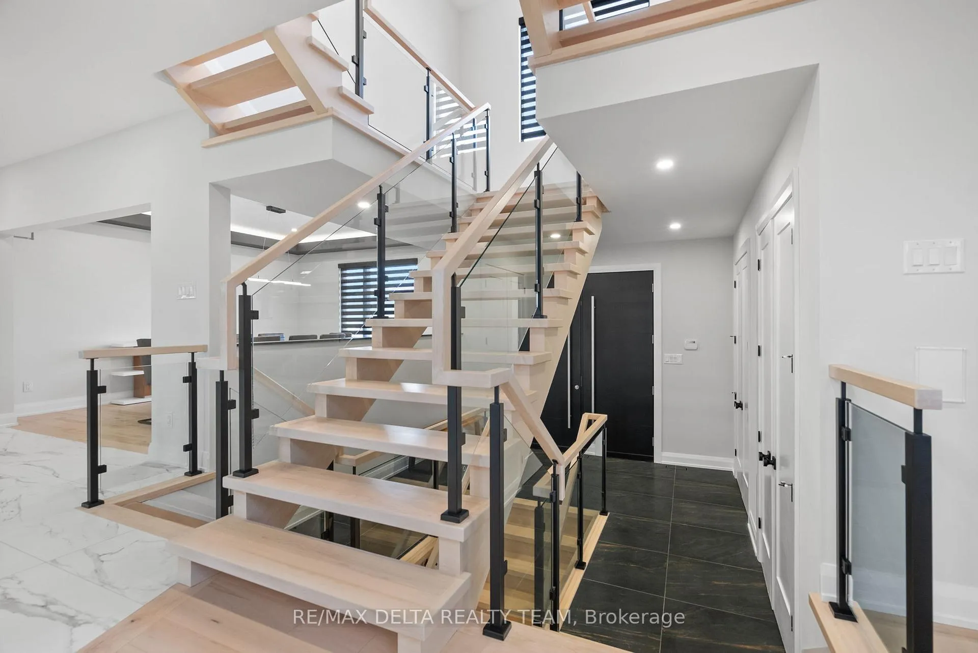 Photo 4 of 663 Ballycastle Crescent, Ottawa, Riverside South — HOMEH
