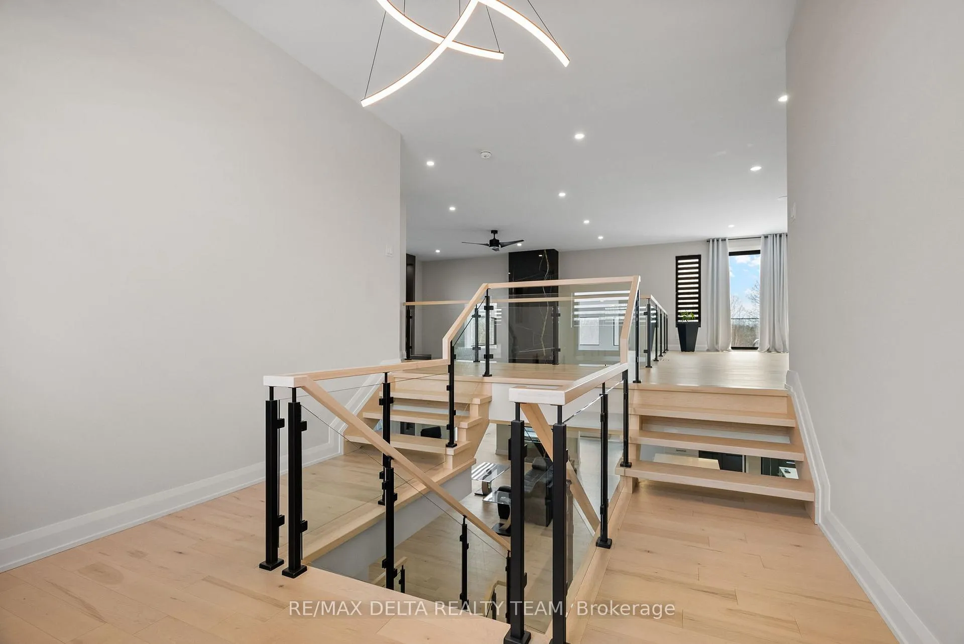 Photo 25 of 663 Ballycastle Crescent, Ottawa, Riverside South — HOMEH
