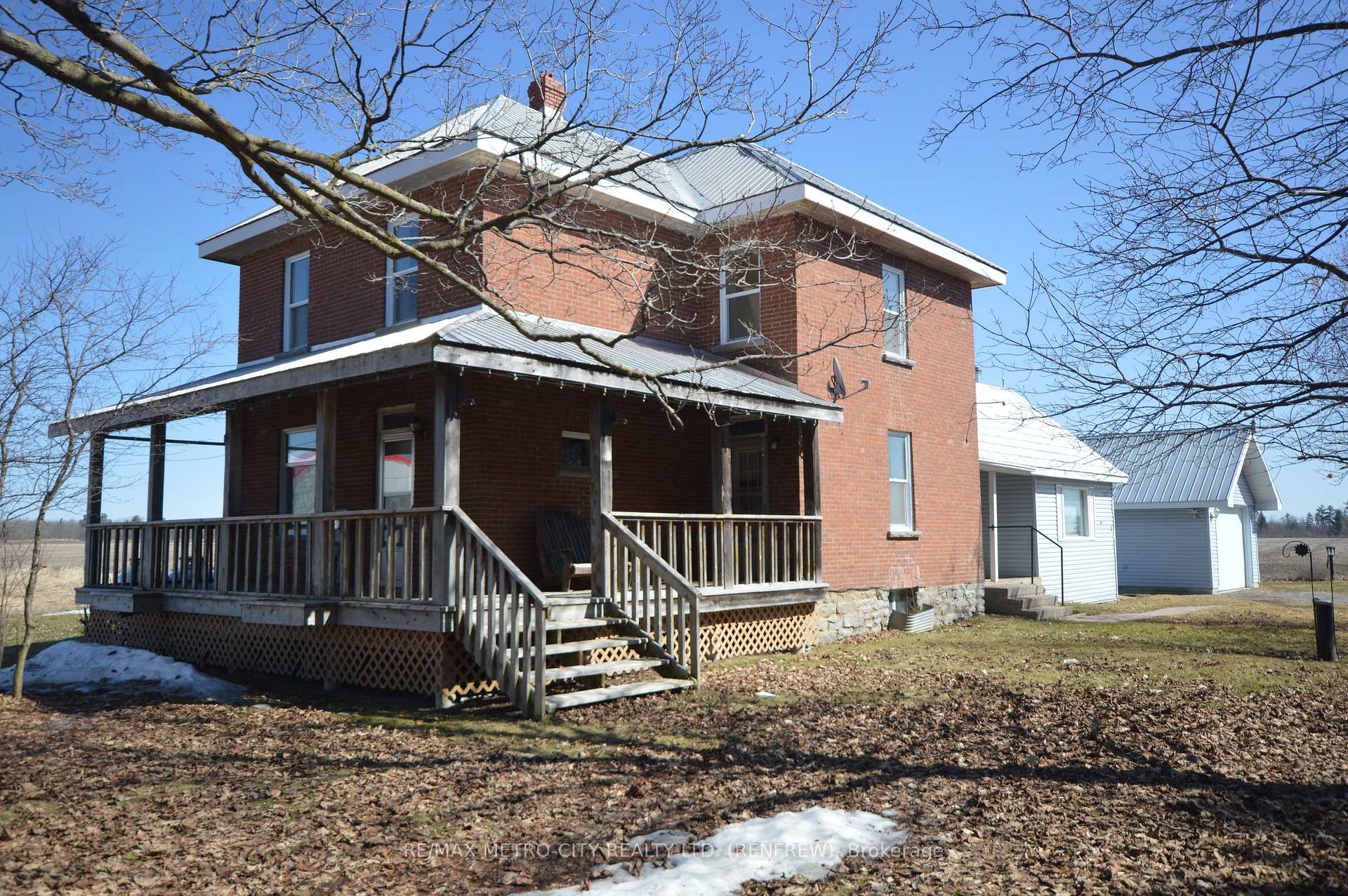 Photo 1 of 2089 Russett Drive, McNab/Braeside, Mcnab/Braeside Twps — HOMEH