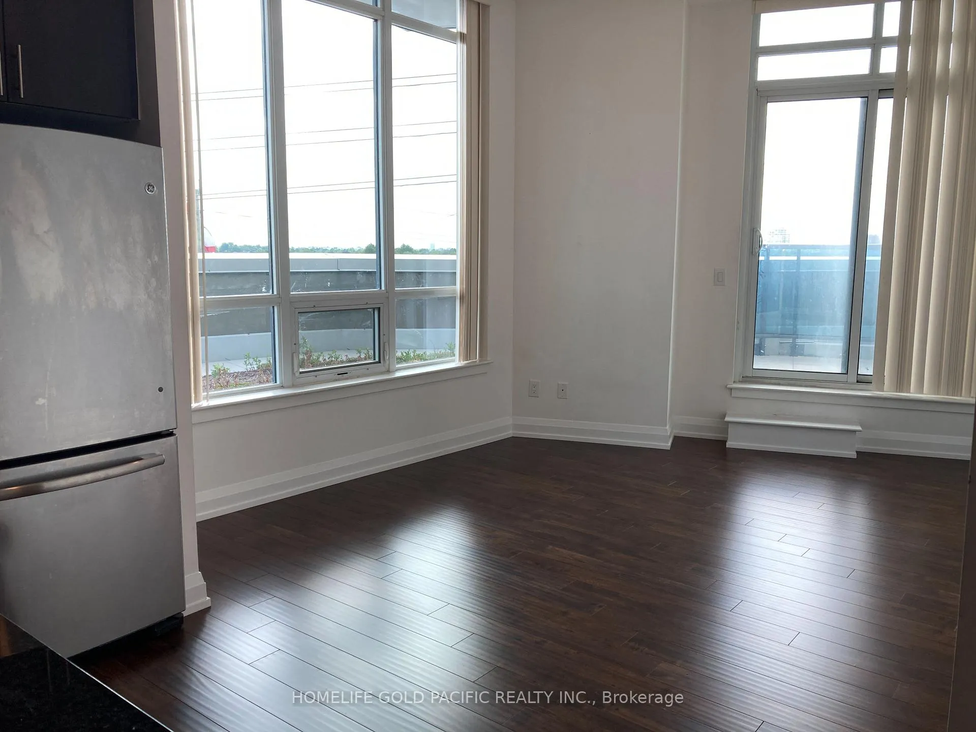 Photo 5 of Unit 325, 7161 Yonge Street, Markham, Grandview — HOMEH