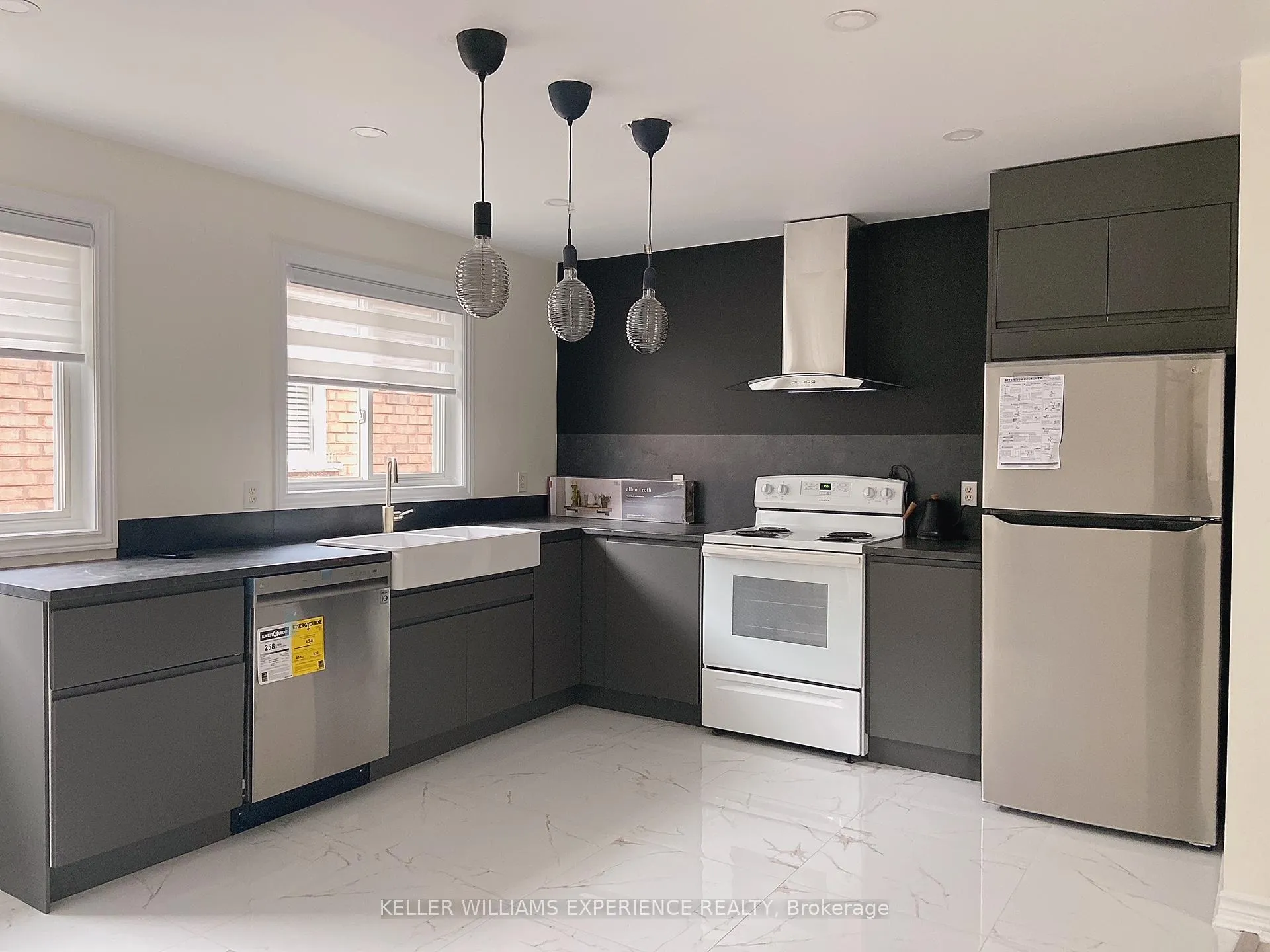 Photo 3 of Unit Upper, 23 Butternut Drive, Barrie, Holly — HOMEH