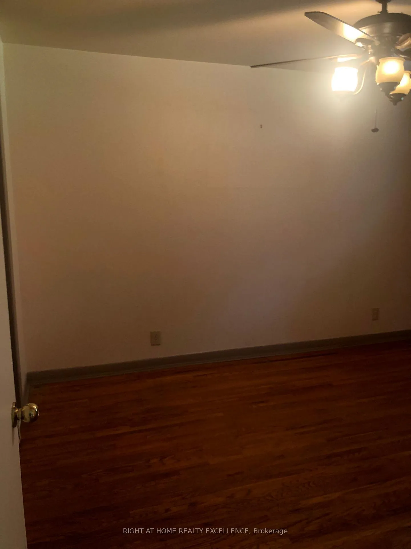 Photo 9 of Unit Upper Level, 23 Davis Road, Aurora, Aurora Highlands — HOMEH