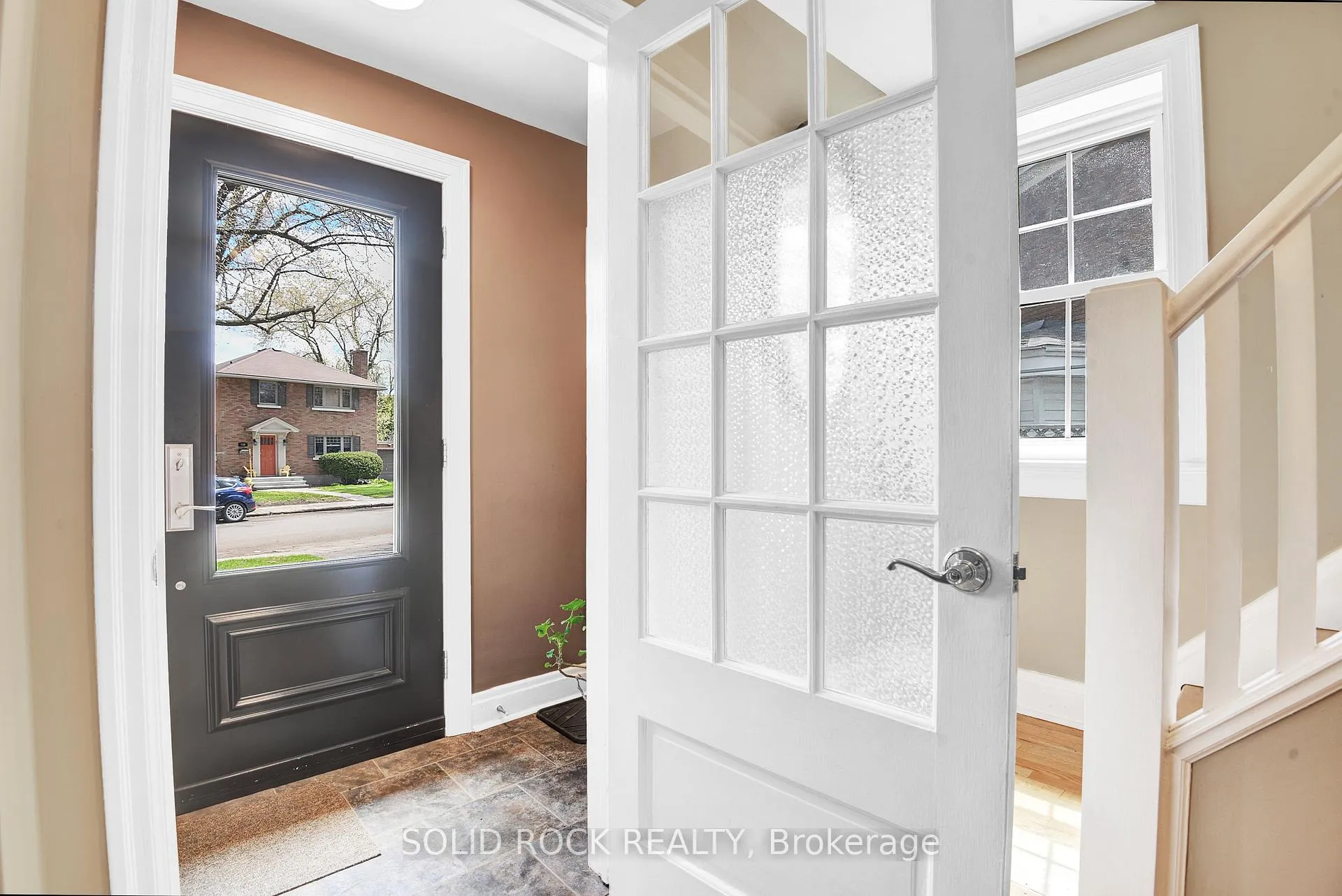 Photo 3 of 137 Southern Drive, Ottawa, Old Ottawa South/Rideau Gardens — HOMEH