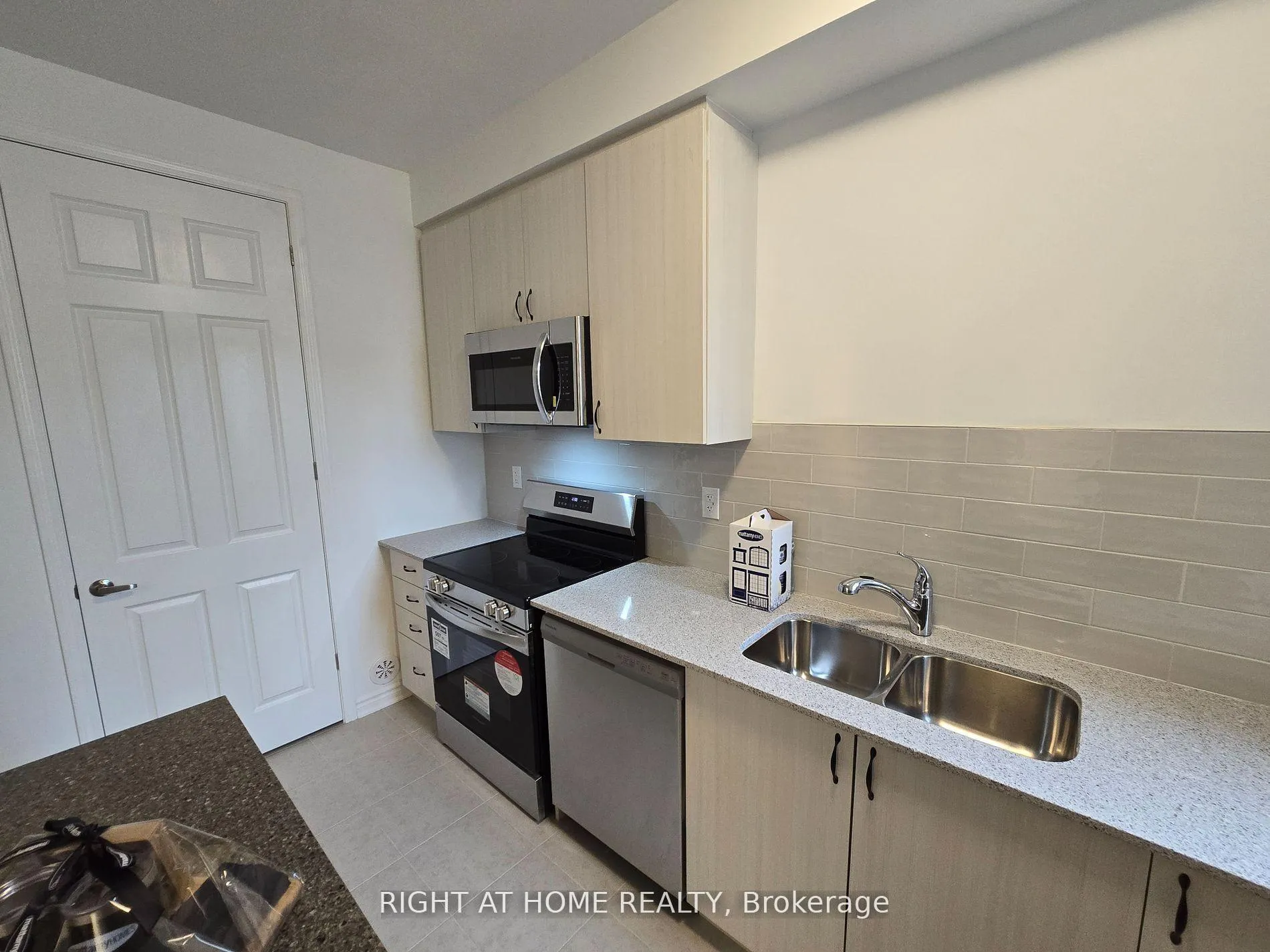 Photo 13 of 1687 Dance Court, Milton, Bowes — HOMEH