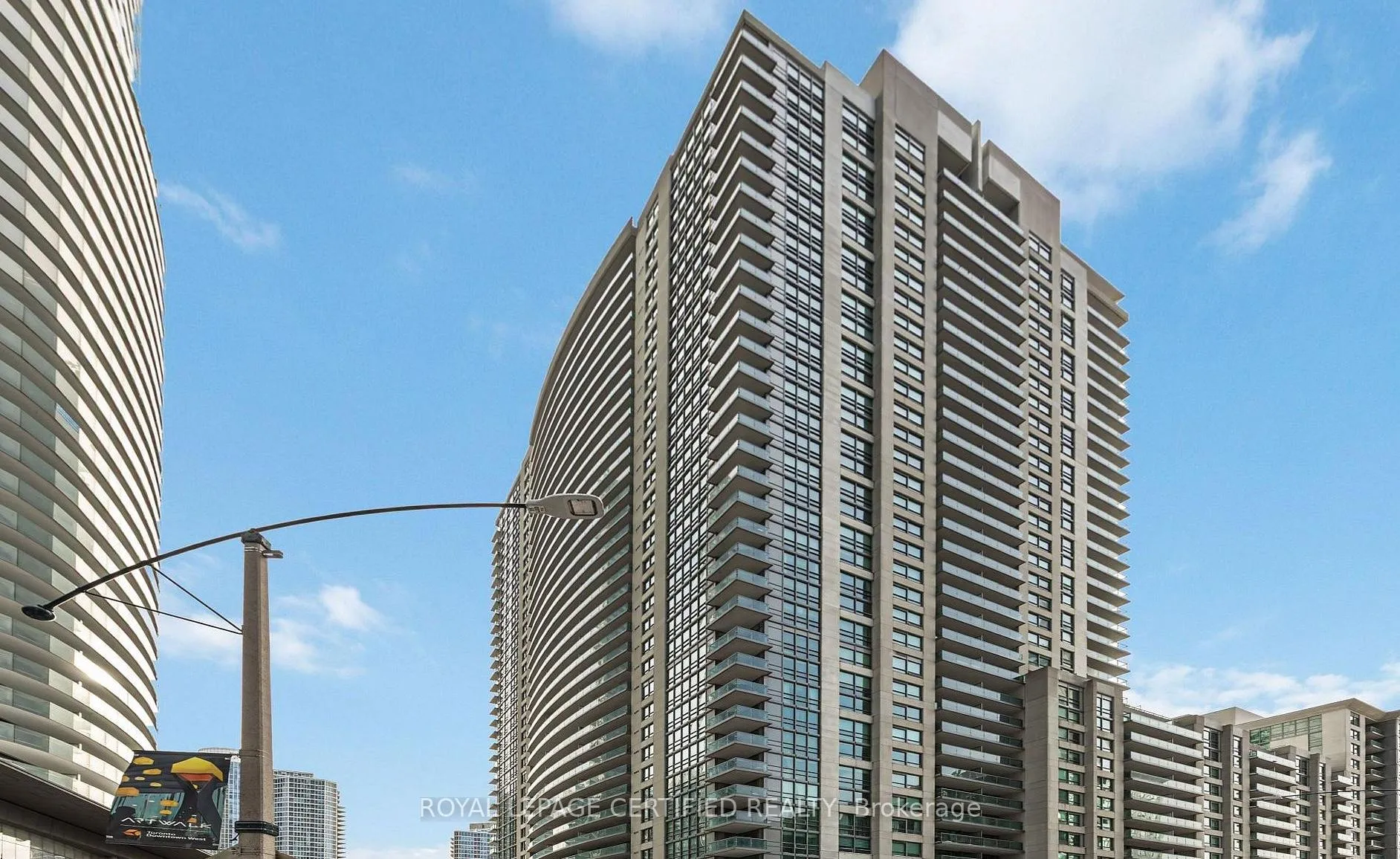 Front of Unit 2915, 19 Grand Trunk Crescent