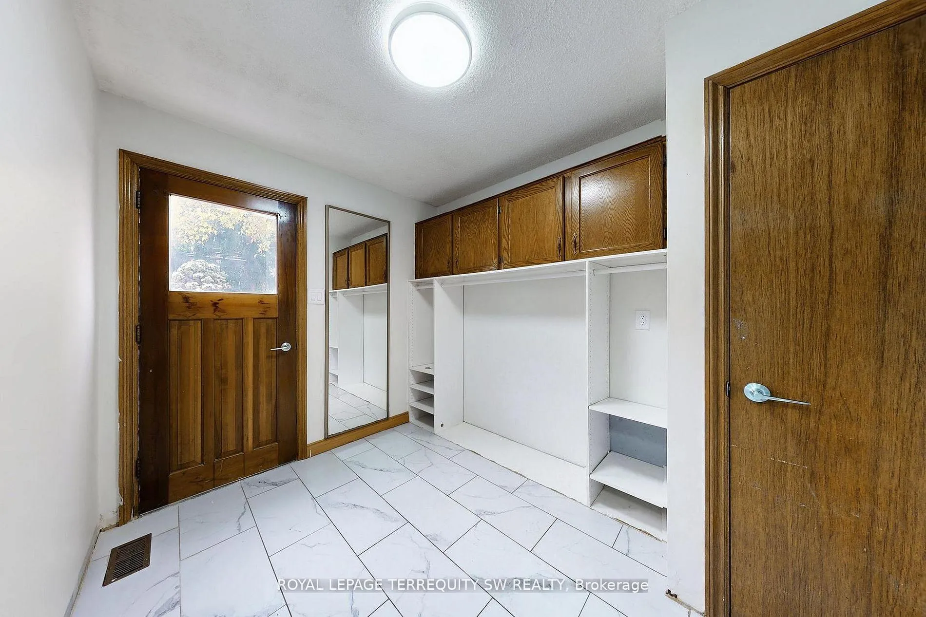 Photo 12 of 327a Beechgrove Drive, Scarborough, West Hill — HOMEH