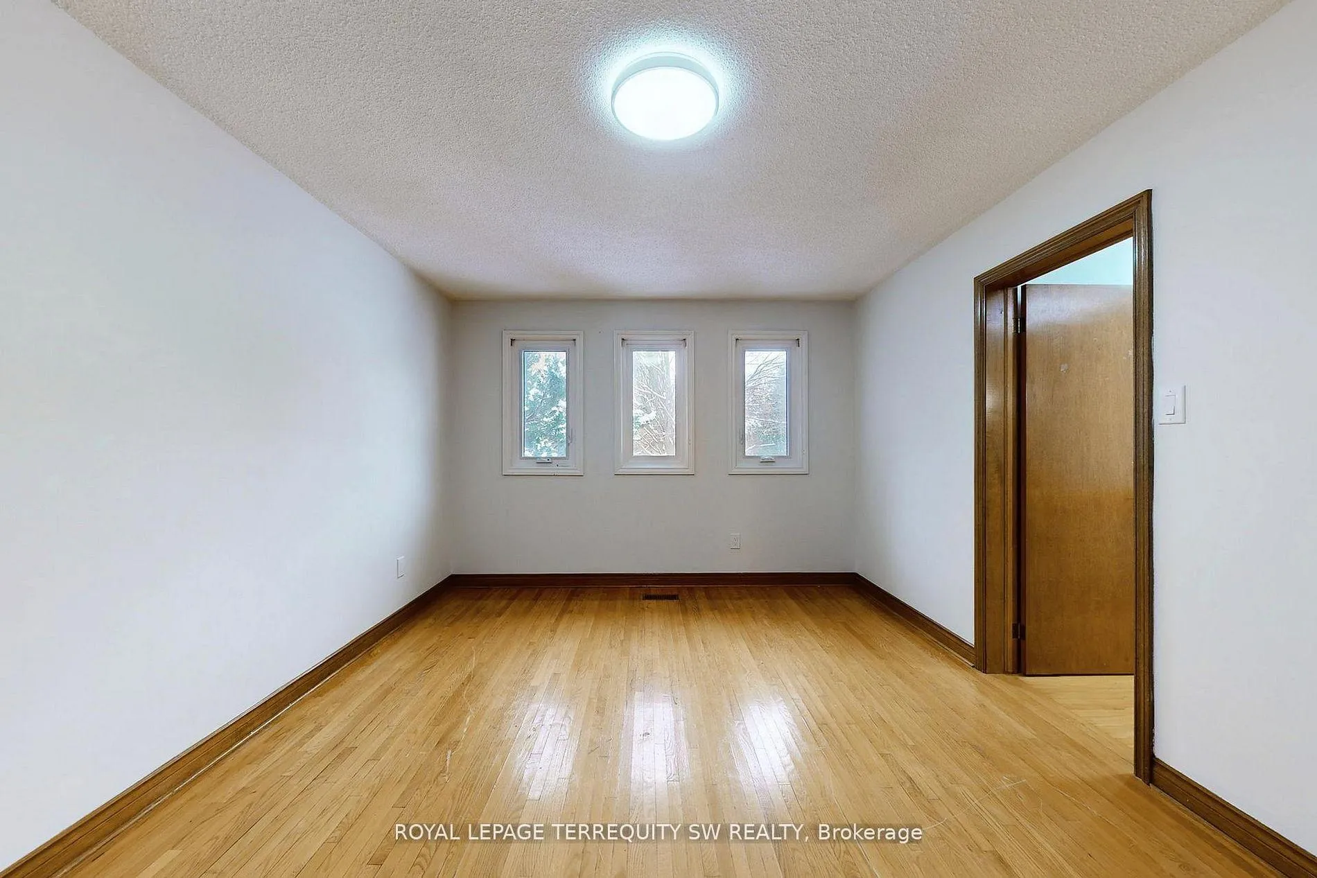 Photo 18 of 327a Beechgrove Drive, Scarborough, West Hill — HOMEH