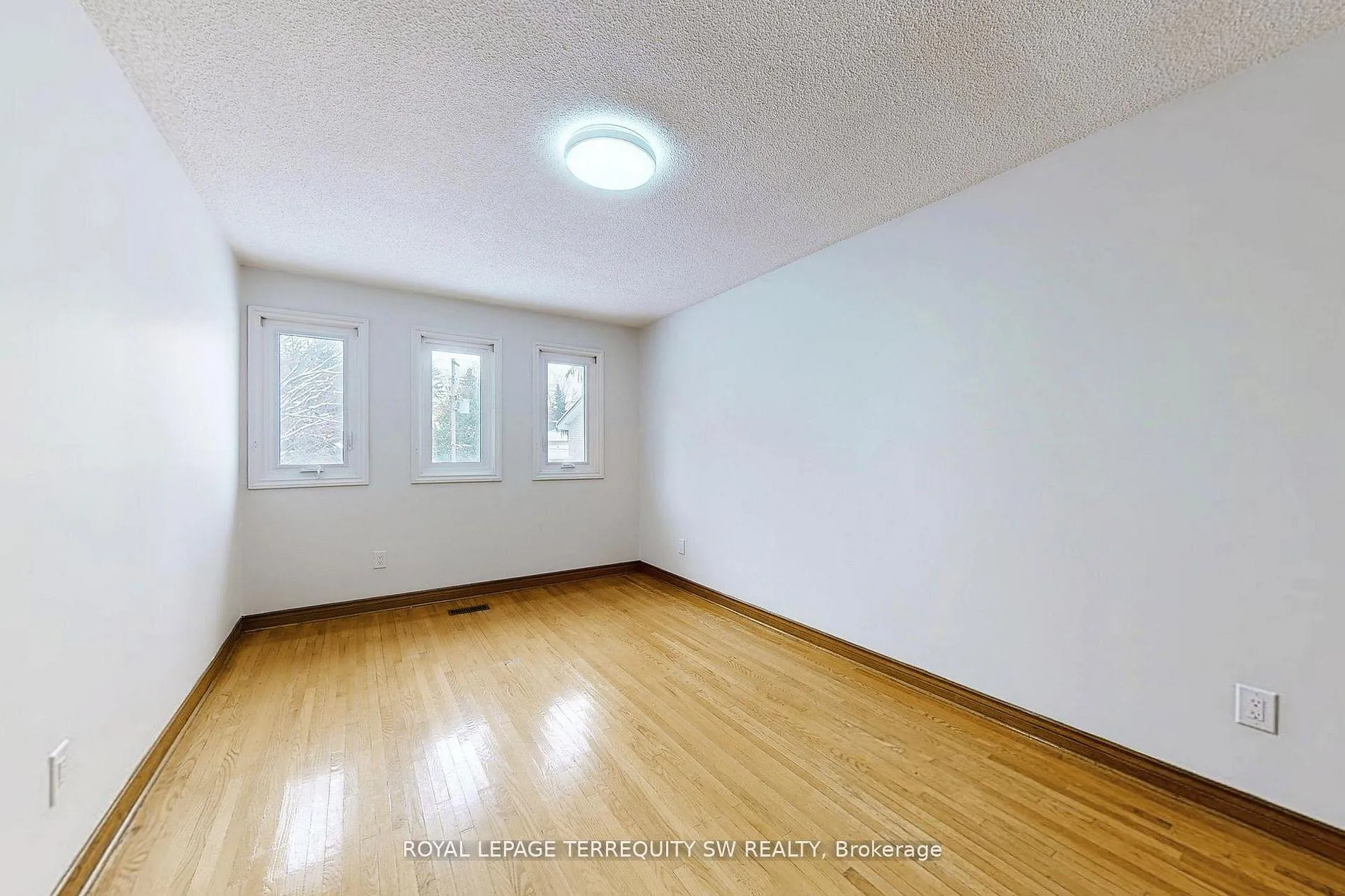 Photo 20 of 327a Beechgrove Drive, Scarborough, West Hill — HOMEH
