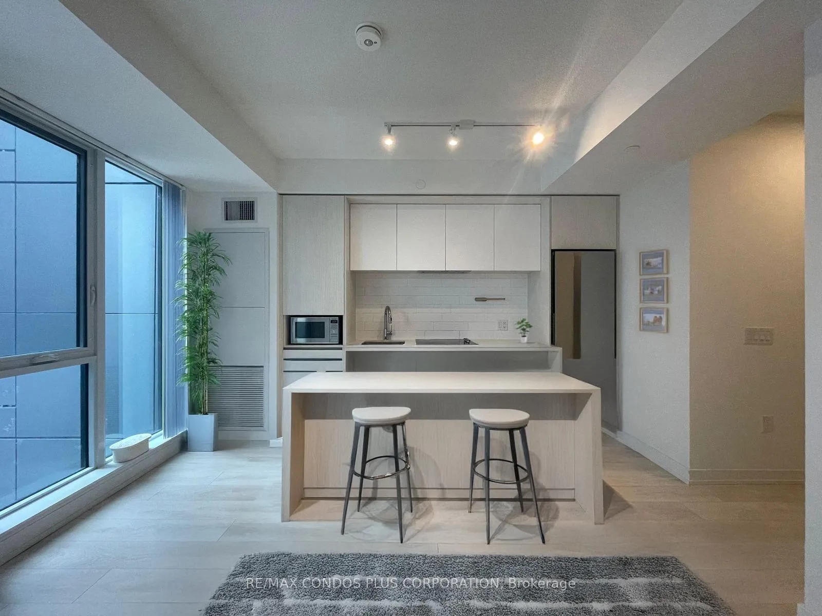 Front of Unit 702, 225 Sumach Street