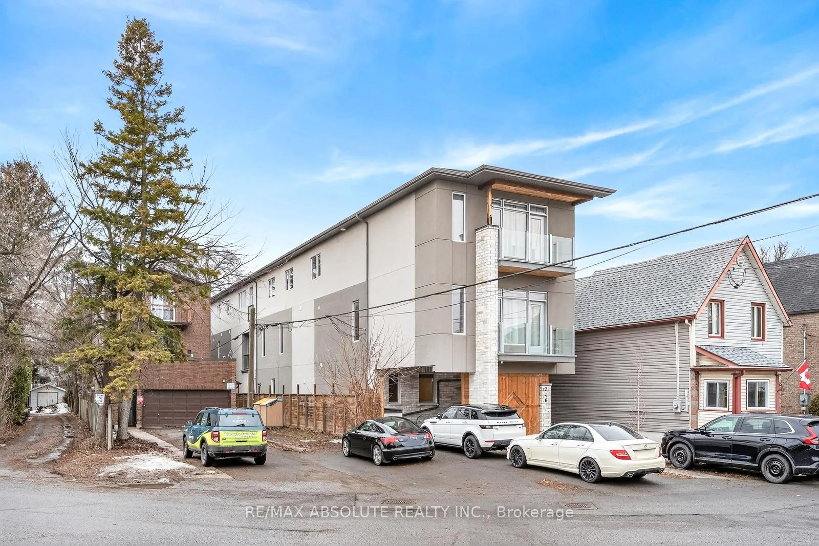 Front of 246 Westhaven Crescent