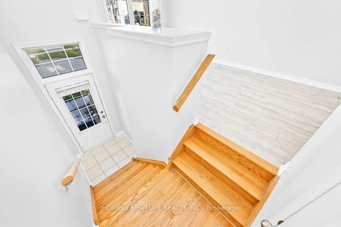 Photo 3 of 282 Delray Drive, Markham, Greensborough — HOMEH
