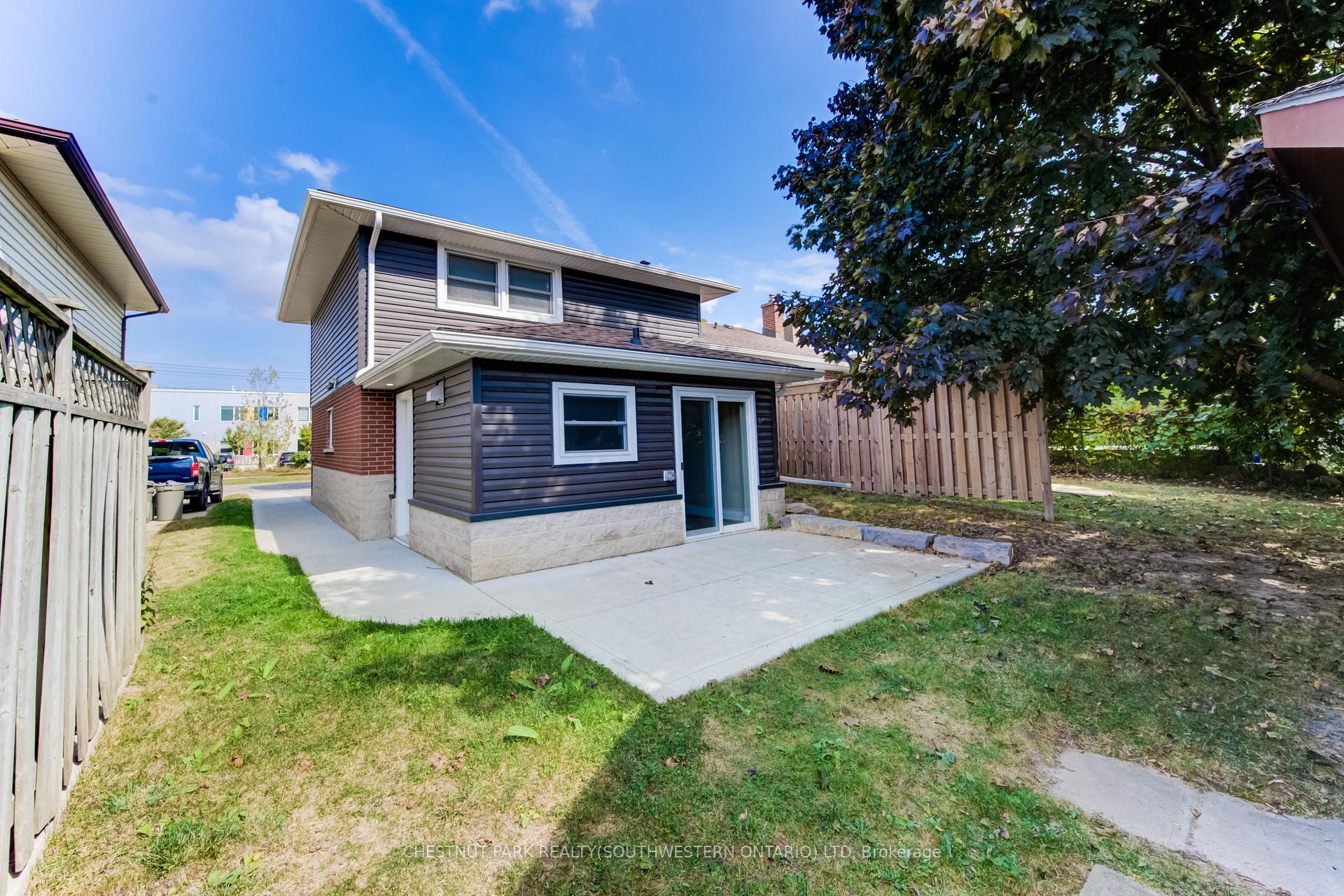 Photo 25 of Unit B, 294 Rosemount Drive, Kitchener — HOMEH
