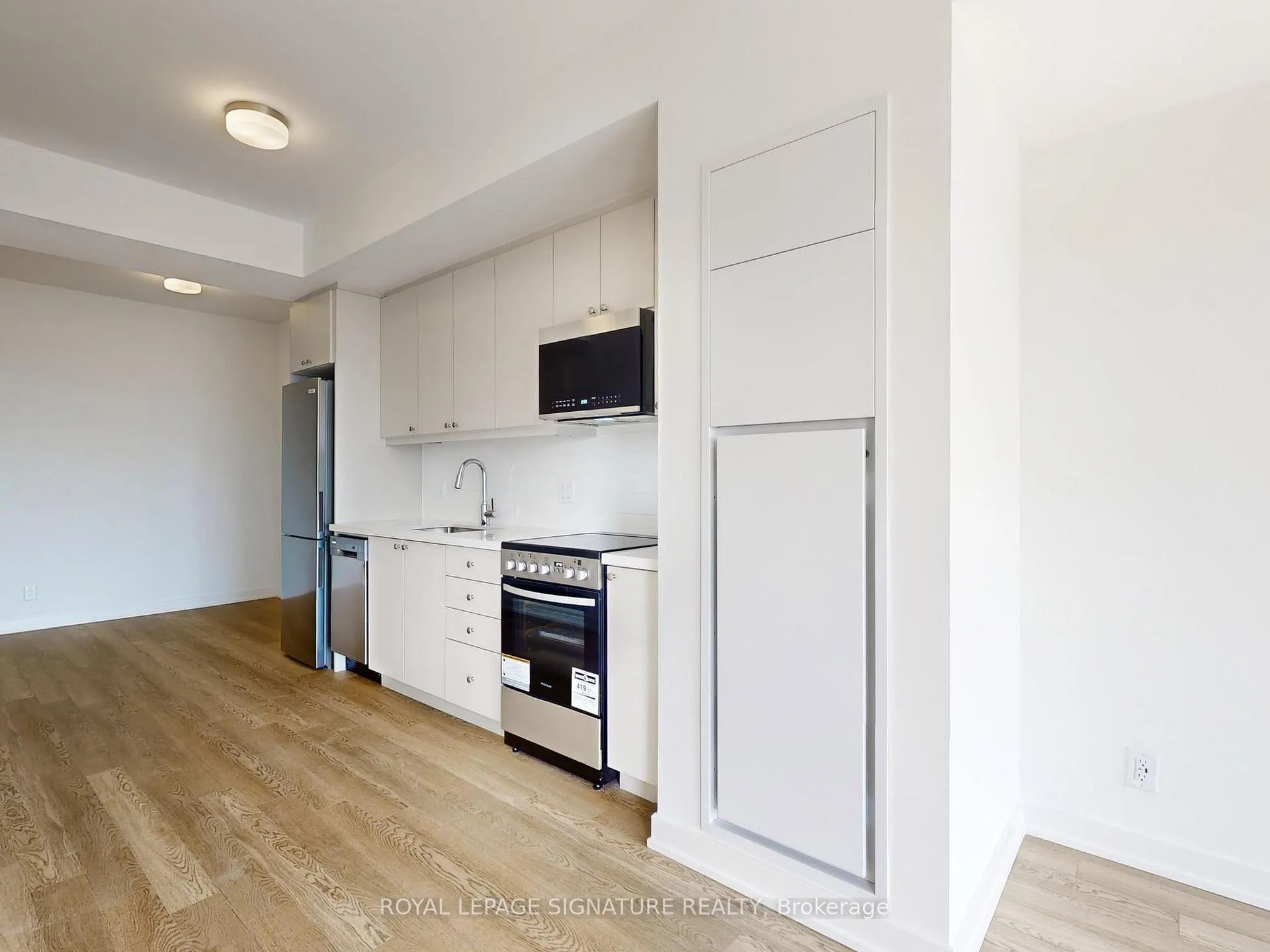 Photo 6 of Unit 821, 51 Clarington Boulevard, Clarington, Bowmanville — HOMEH