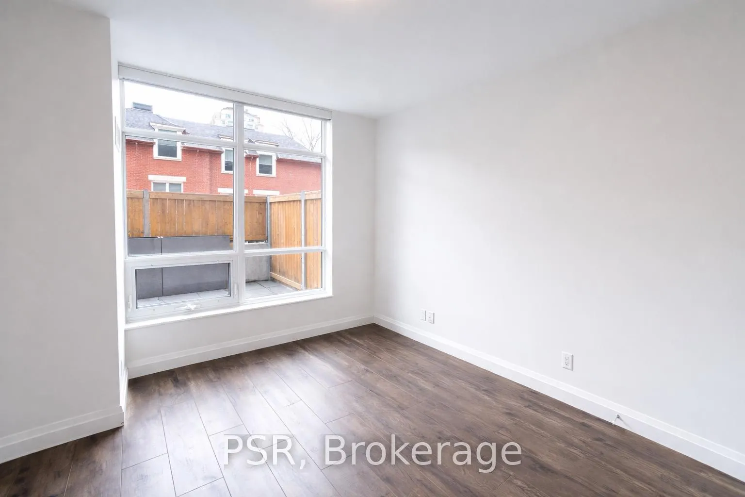 Photo 4 of Unit 112, 399 Queen Street S, Waterloo — HOMEH