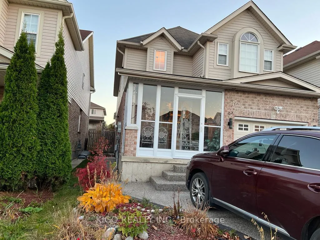 Photo 1 of 19 Sophia Crescent, Kitchener — HOMEH