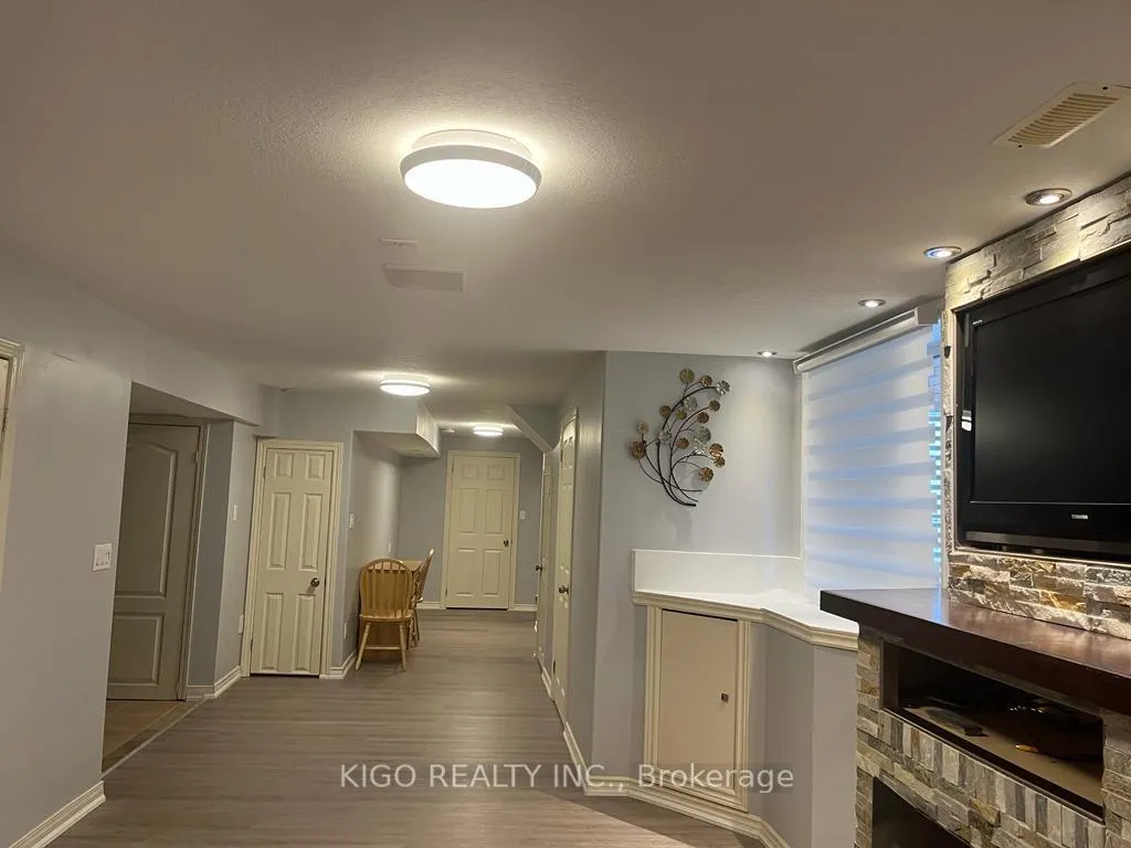 Photo 5 of 19 Sophia Crescent, Kitchener — HOMEH