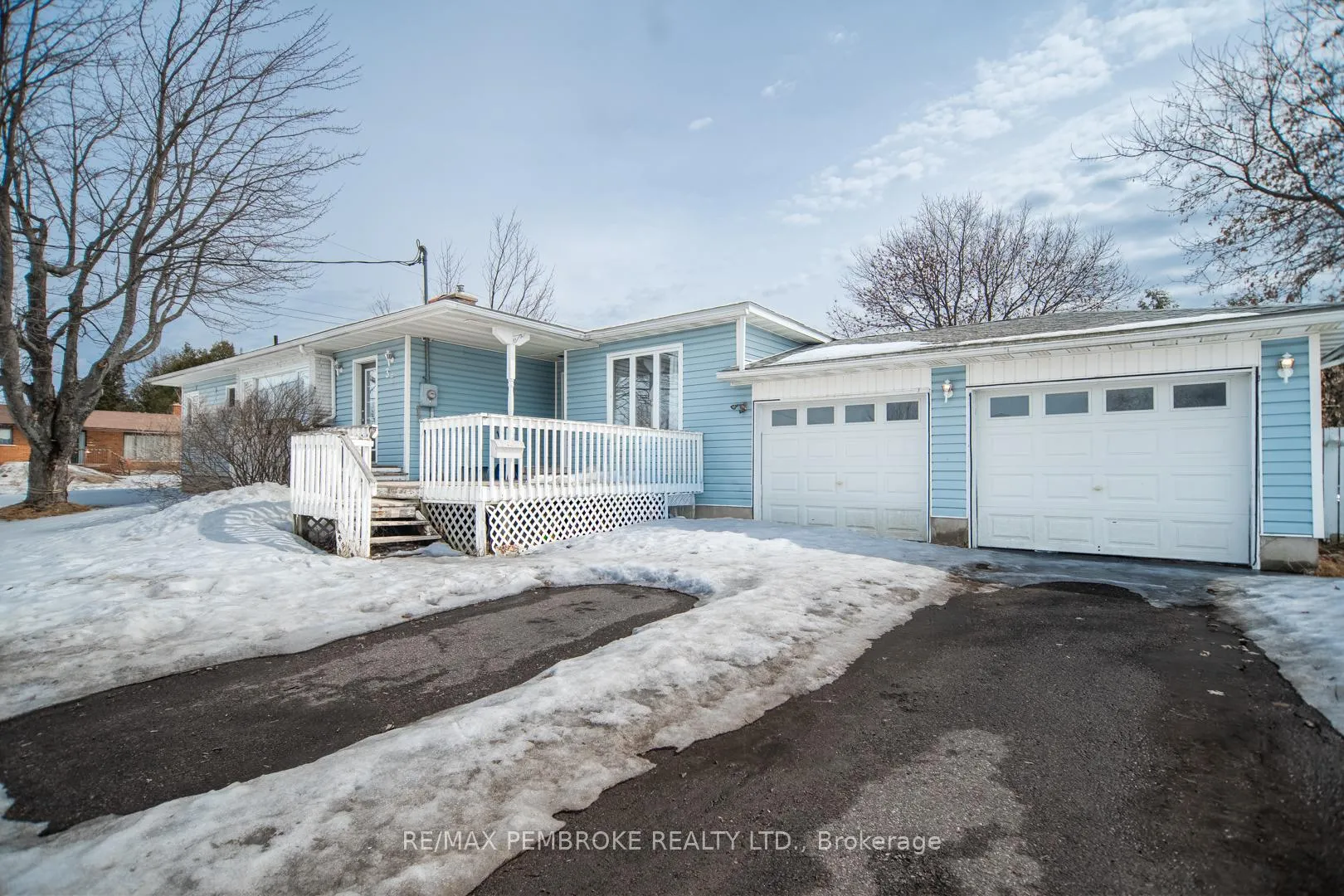 Photo 1 of 35 Mohns Avenue, Petawawa — HOMEH