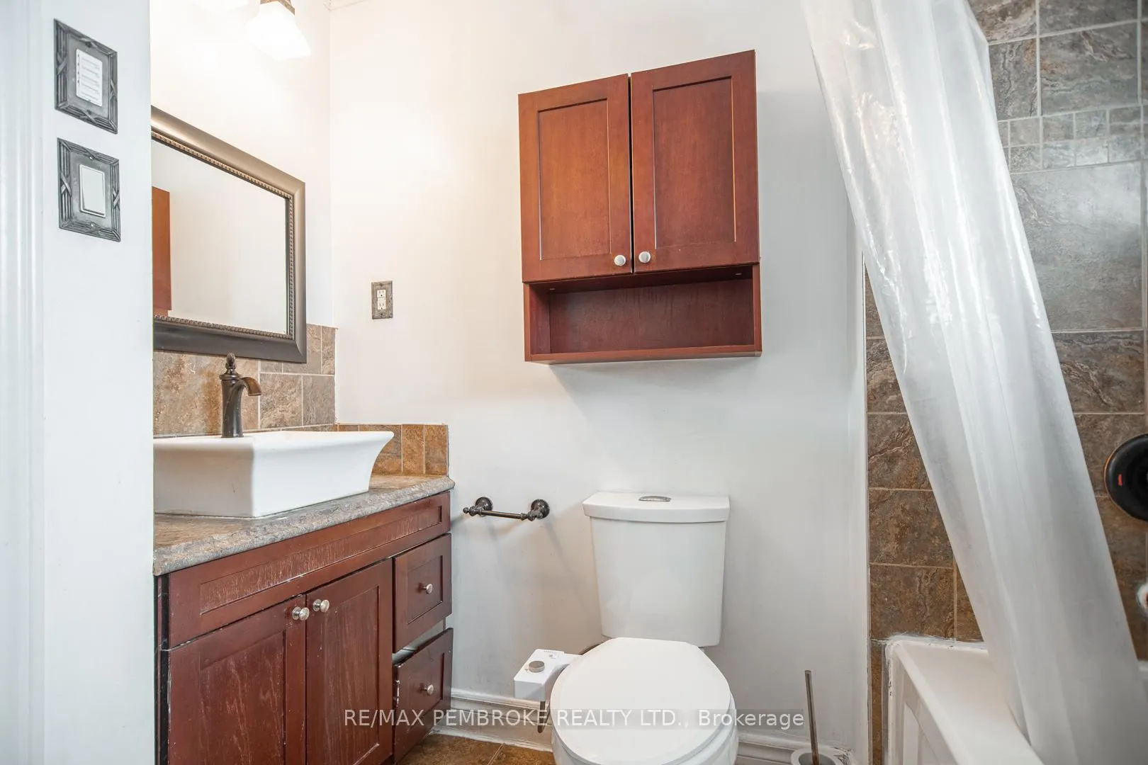 Photo 14 of 35 Mohns Avenue, Petawawa — HOMEH