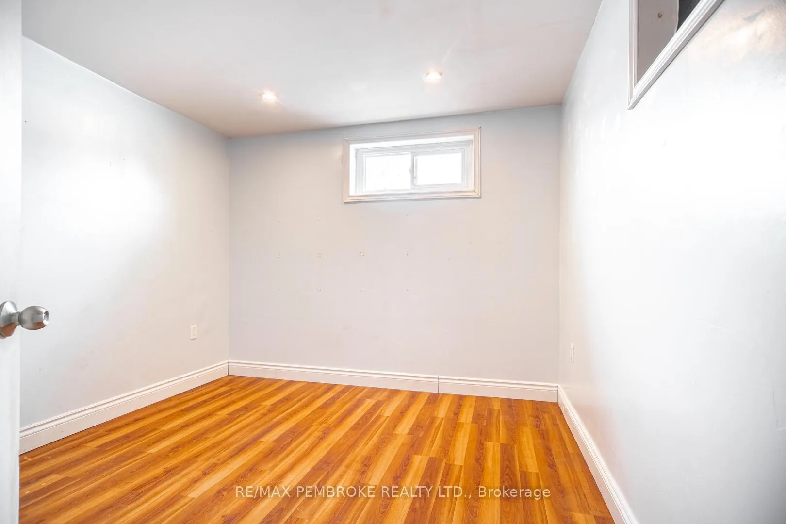 Photo 33 of 35 Mohns Avenue, Petawawa — HOMEH