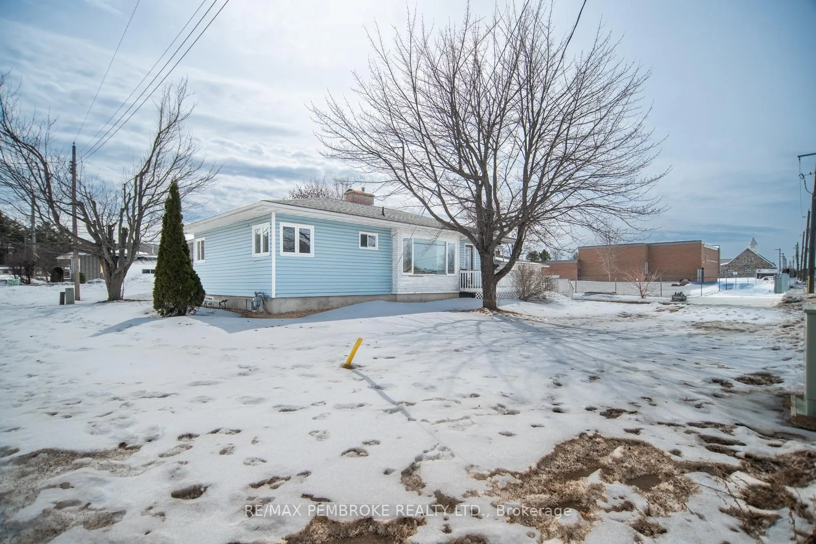 Photo 42 of 35 Mohns Avenue, Petawawa — HOMEH