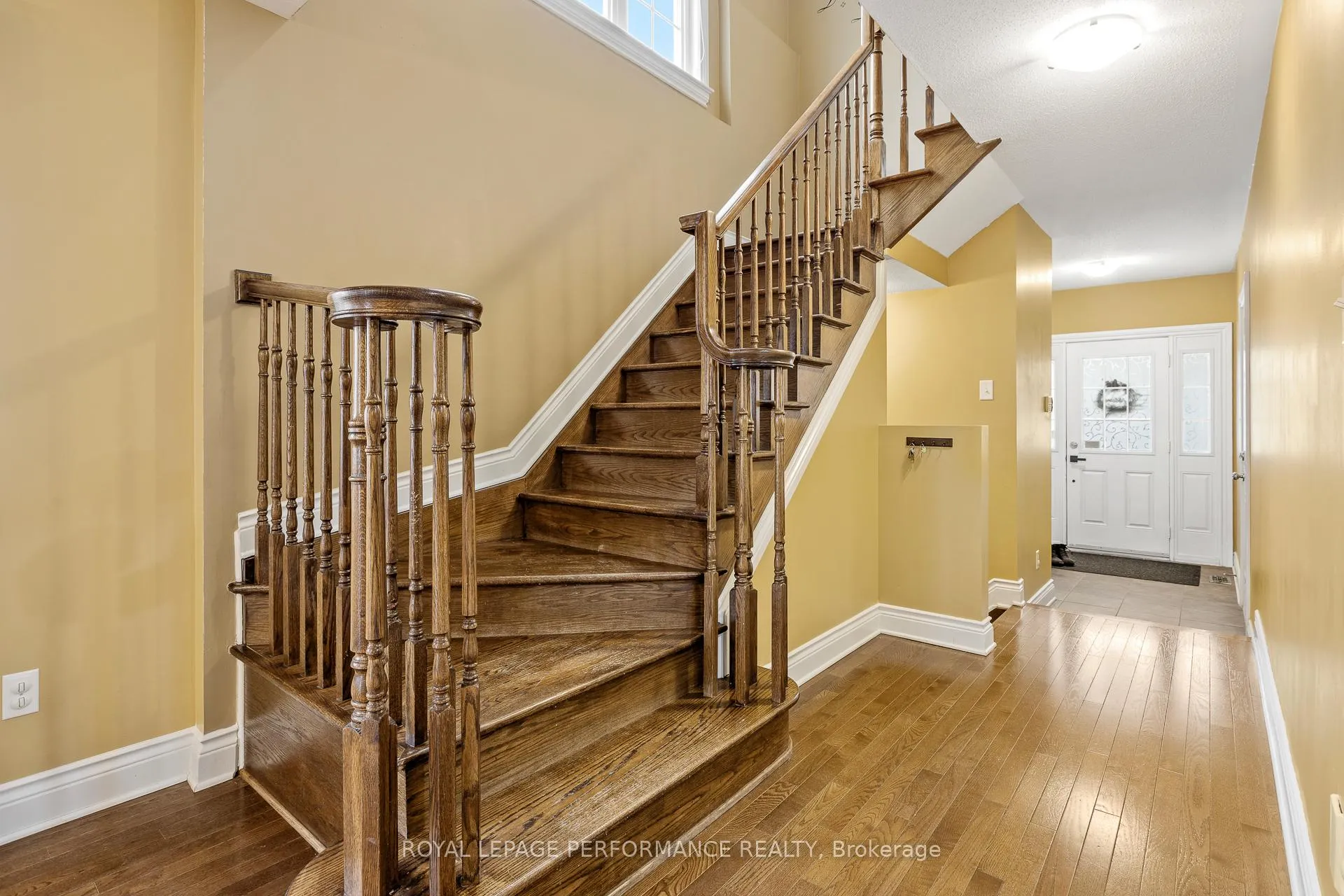 Photo 3 of 200 Idlewild Private, Ottawa, Barrhaven - Stonebridge — HOMEH