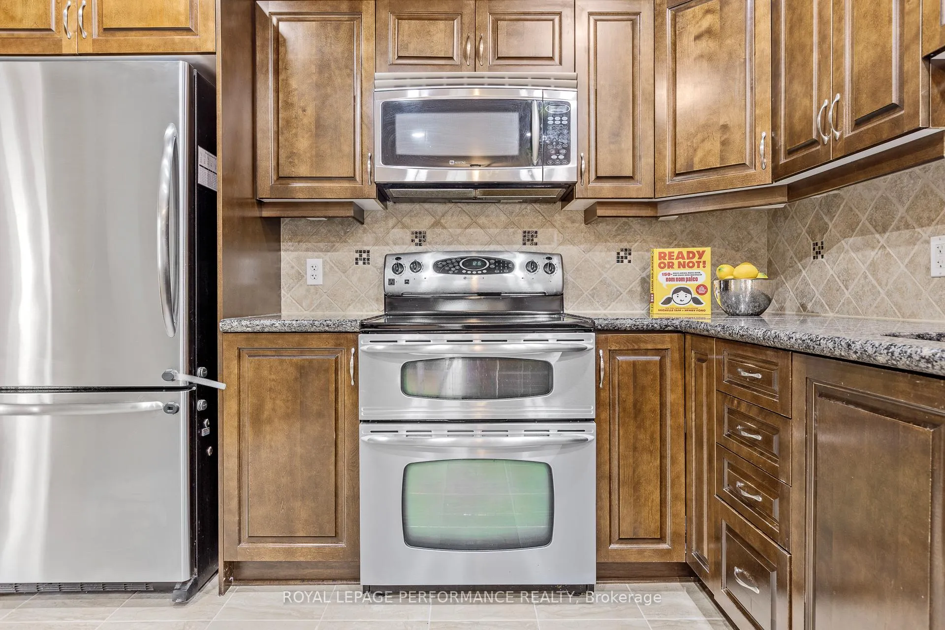 Photo 5 of 200 Idlewild Private, Ottawa, Barrhaven - Stonebridge — HOMEH