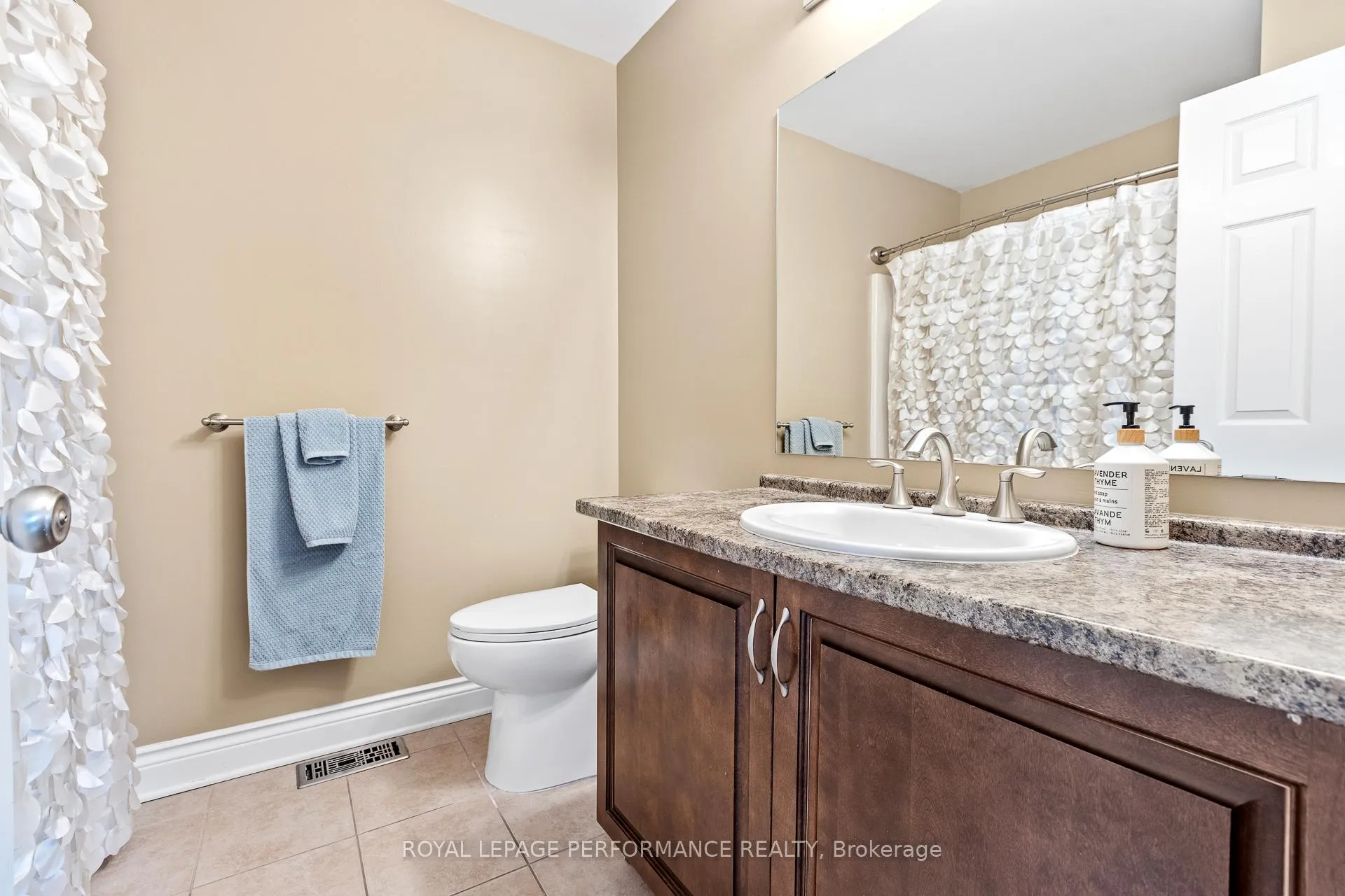 Photo 19 of 200 Idlewild Private, Ottawa, Barrhaven - Stonebridge — HOMEH