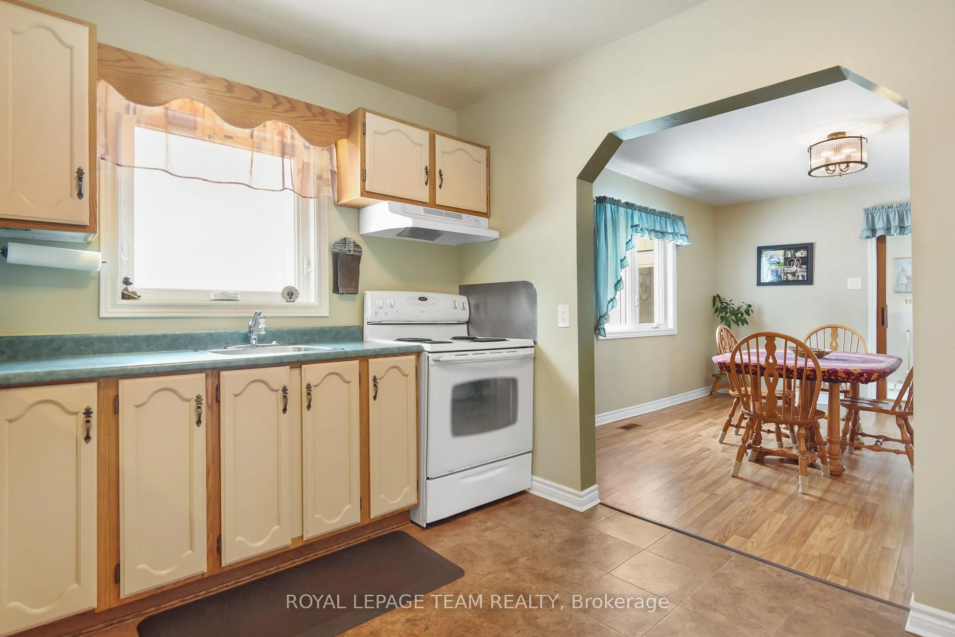 Photo 12 of 2695 Dunrobin Road, Ottawa, Kanata - Kanata (North West) — HOMEH