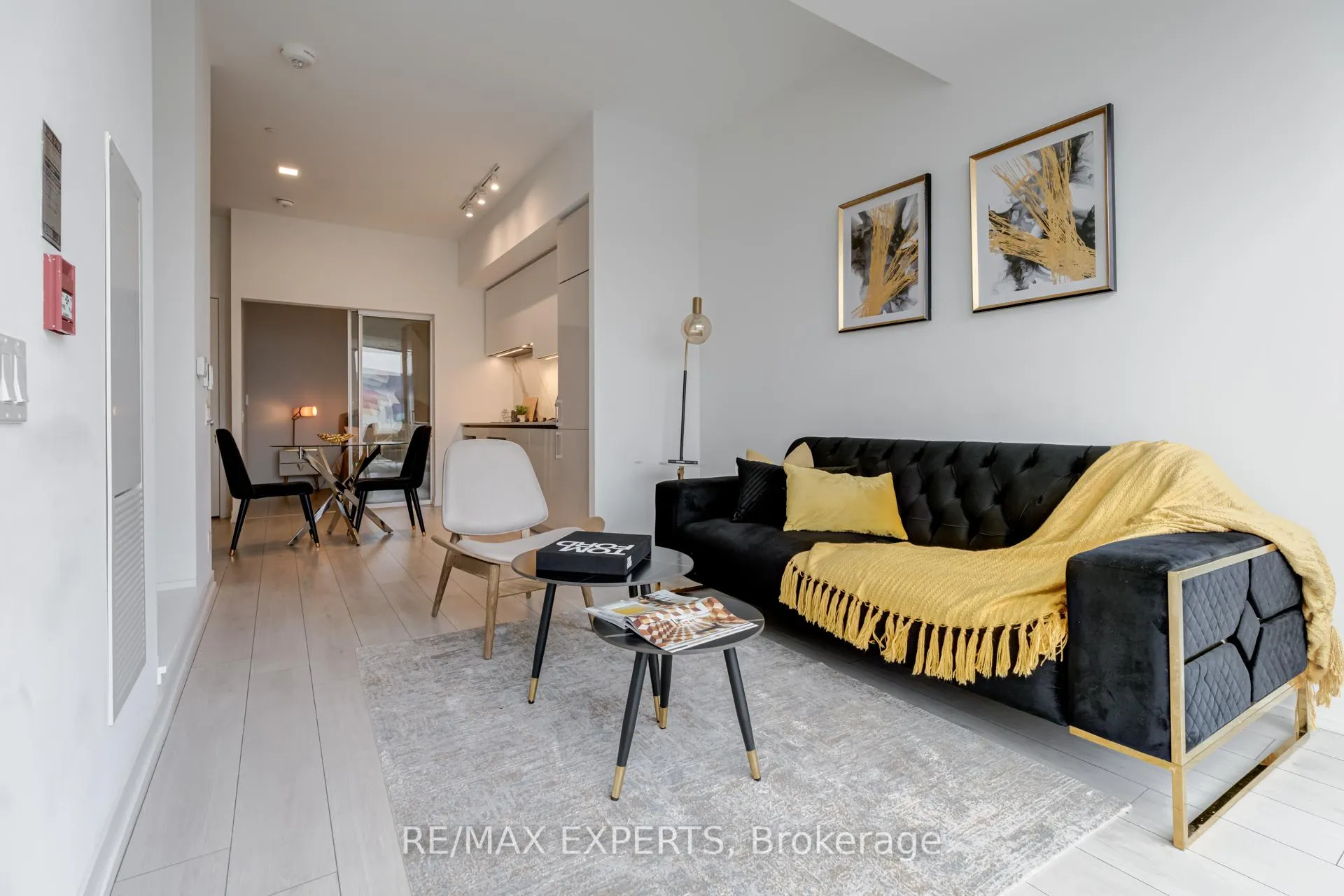 Photo 3 of Unit Th02, 9 Buttermill Avenue, Vaughan, Vaughan Corporate Centre — HOMEH