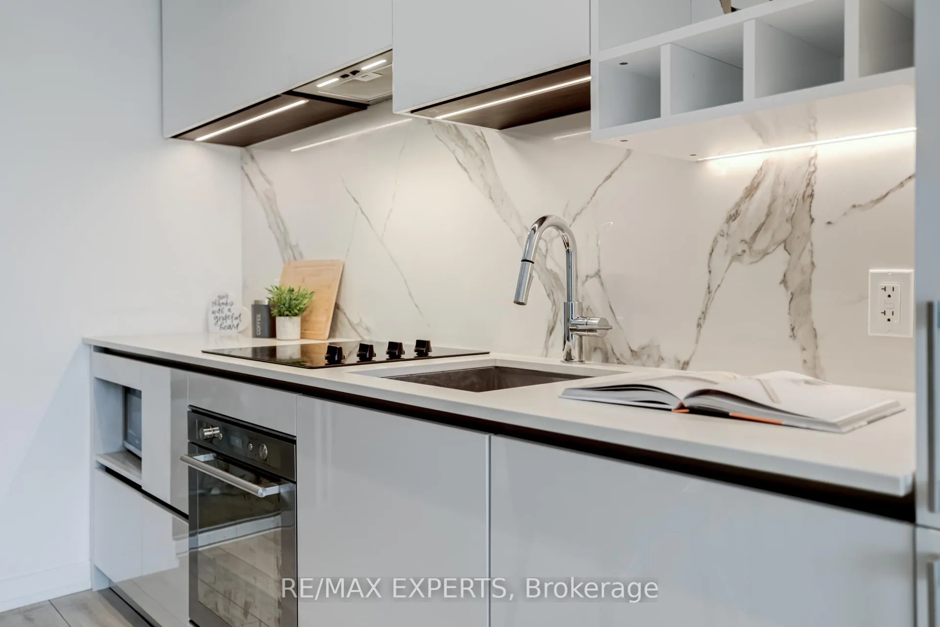 Photo 9 of Unit Th02, 9 Buttermill Avenue, Vaughan, Vaughan Corporate Centre — HOMEH