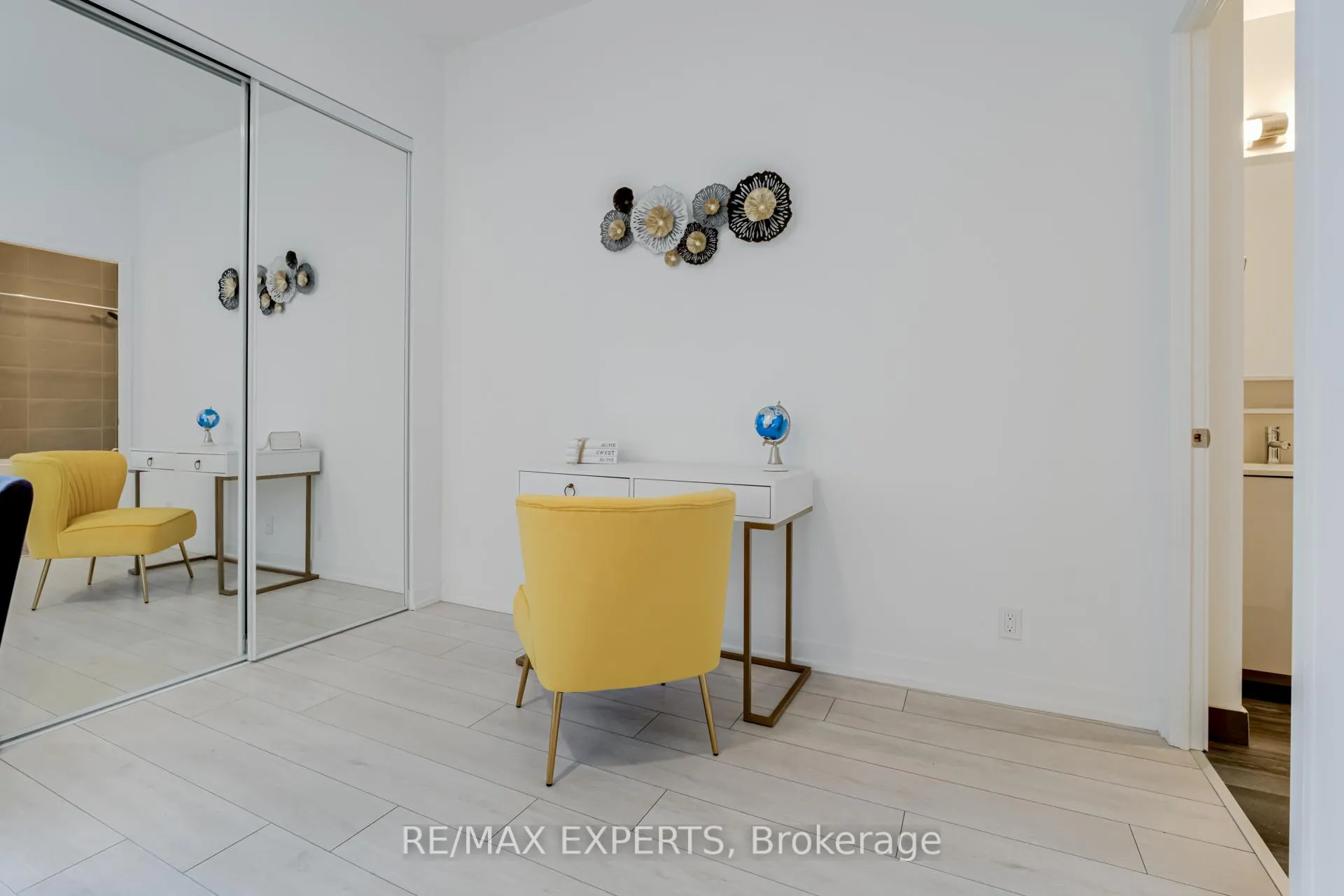 Photo 10 of Unit Th02, 9 Buttermill Avenue, Vaughan, Vaughan Corporate Centre — HOMEH