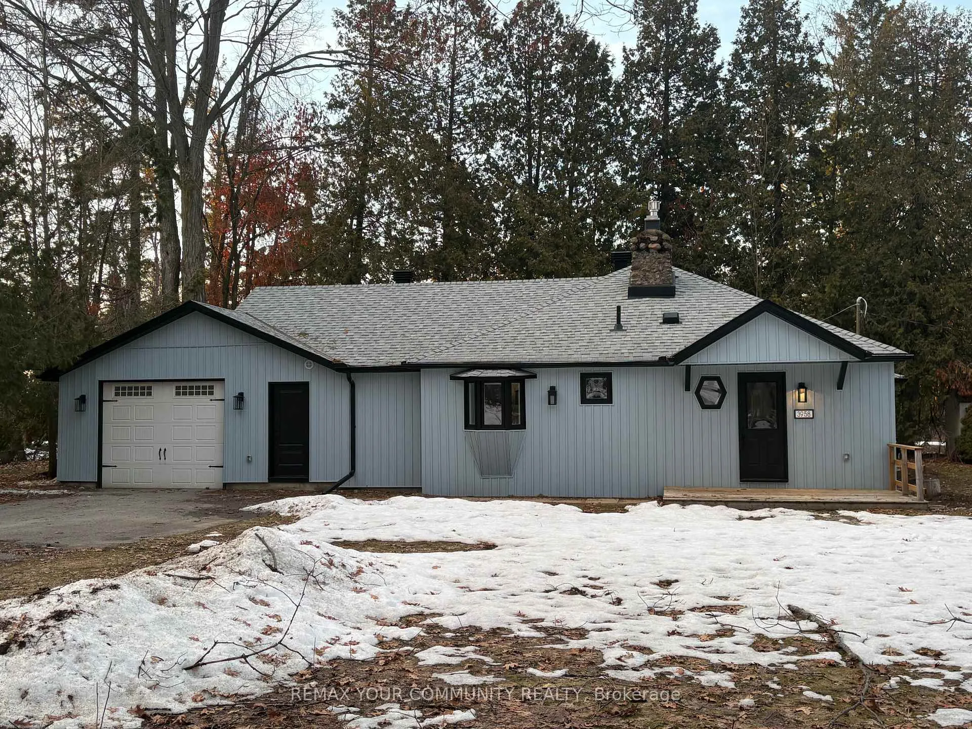 Photo 1 of 3958 Grove Place, Innisfil, Rural Innisfil — HOMEH