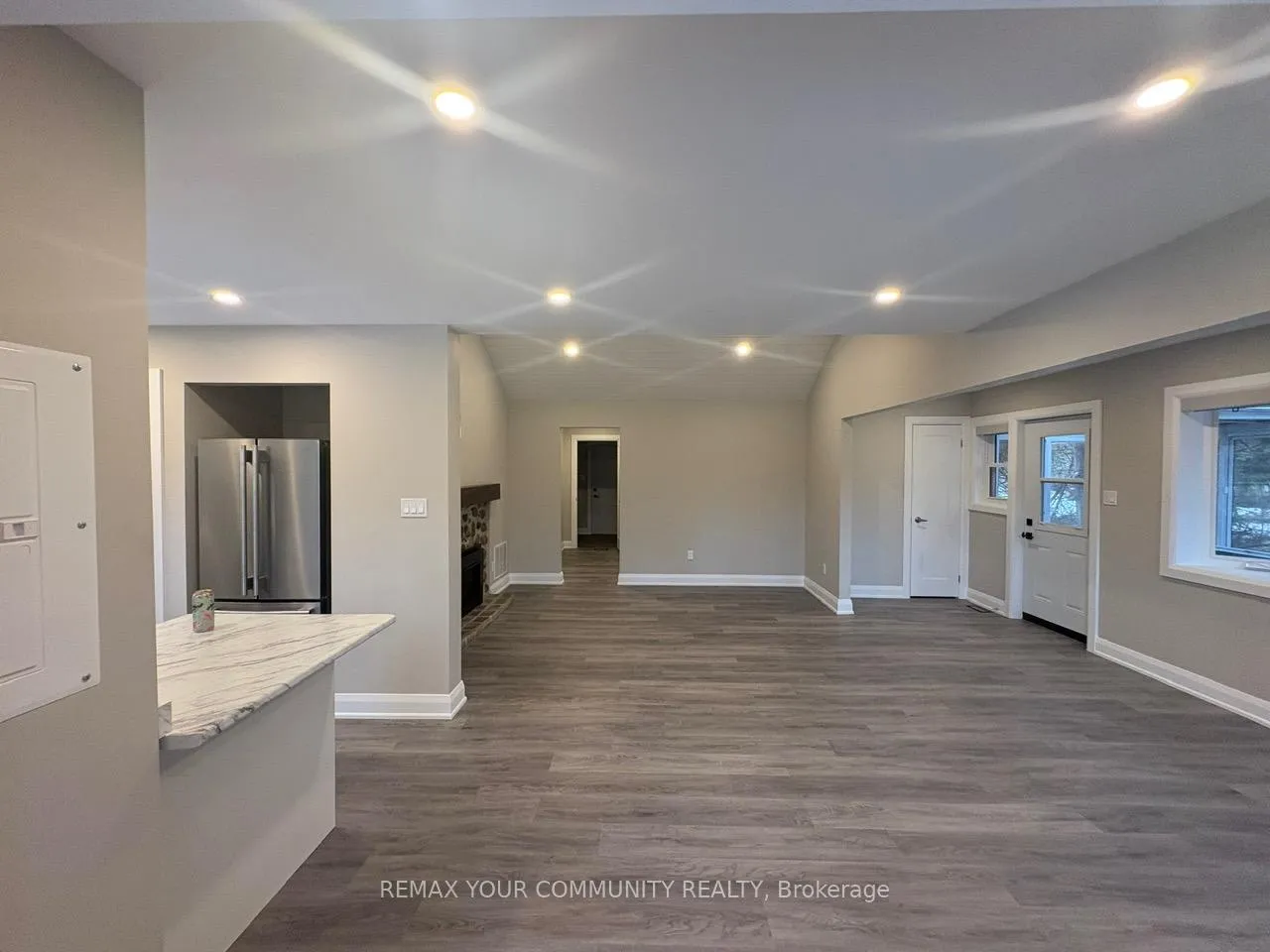 Photo 2 of 3958 Grove Place, Innisfil, Rural Innisfil — HOMEH
