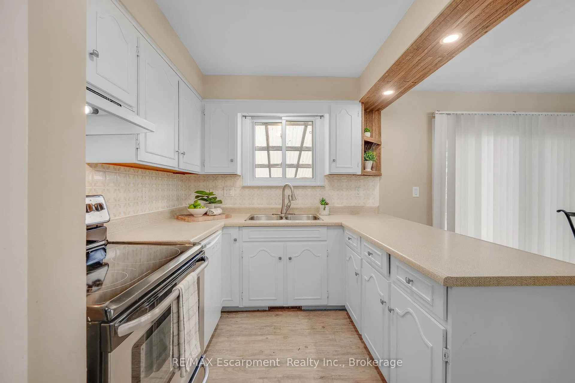 Photo 6 of 4 Lyndhurst Avenue, Norfolk, Pine Grove — HOMEH