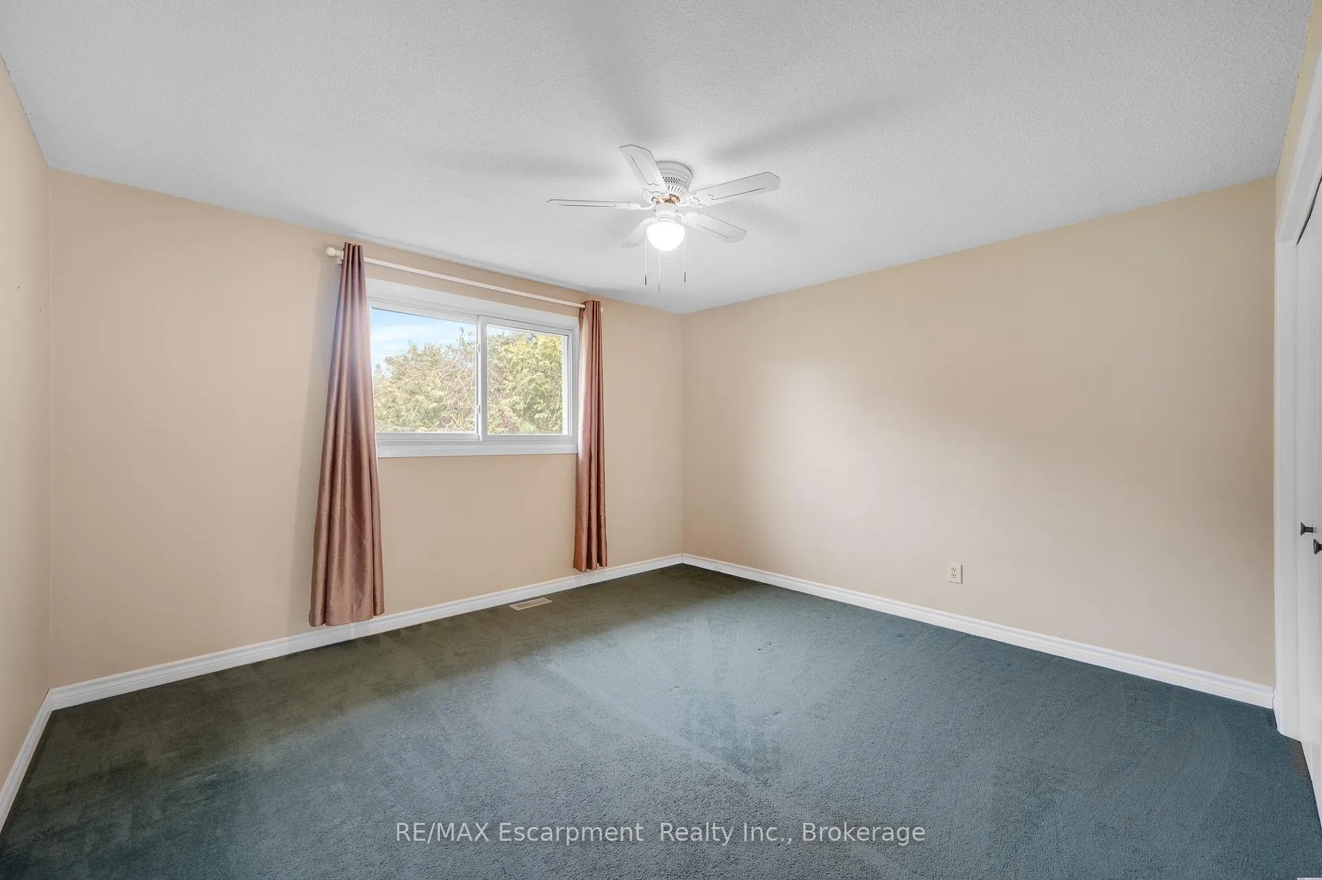 Photo 8 of 4 Lyndhurst Avenue, Norfolk, Pine Grove — HOMEH