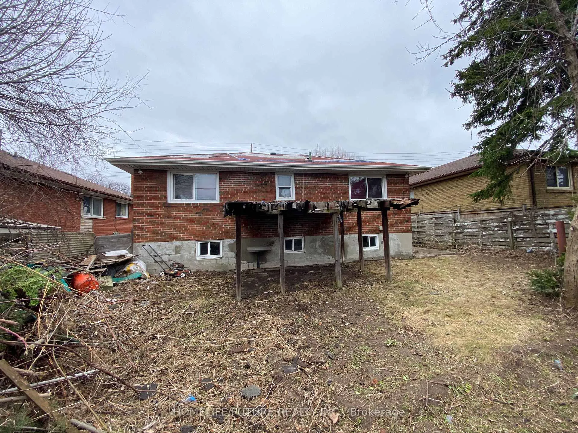 Front of 1206 Brimley Road