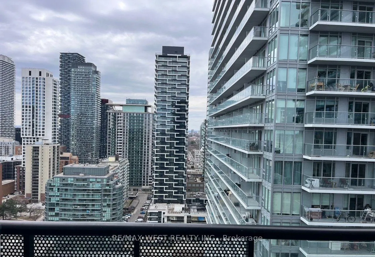 Photo 1 of Unit 2503, 127 Broadway Avenue, Toronto, Mount Pleasant West — HOMEH