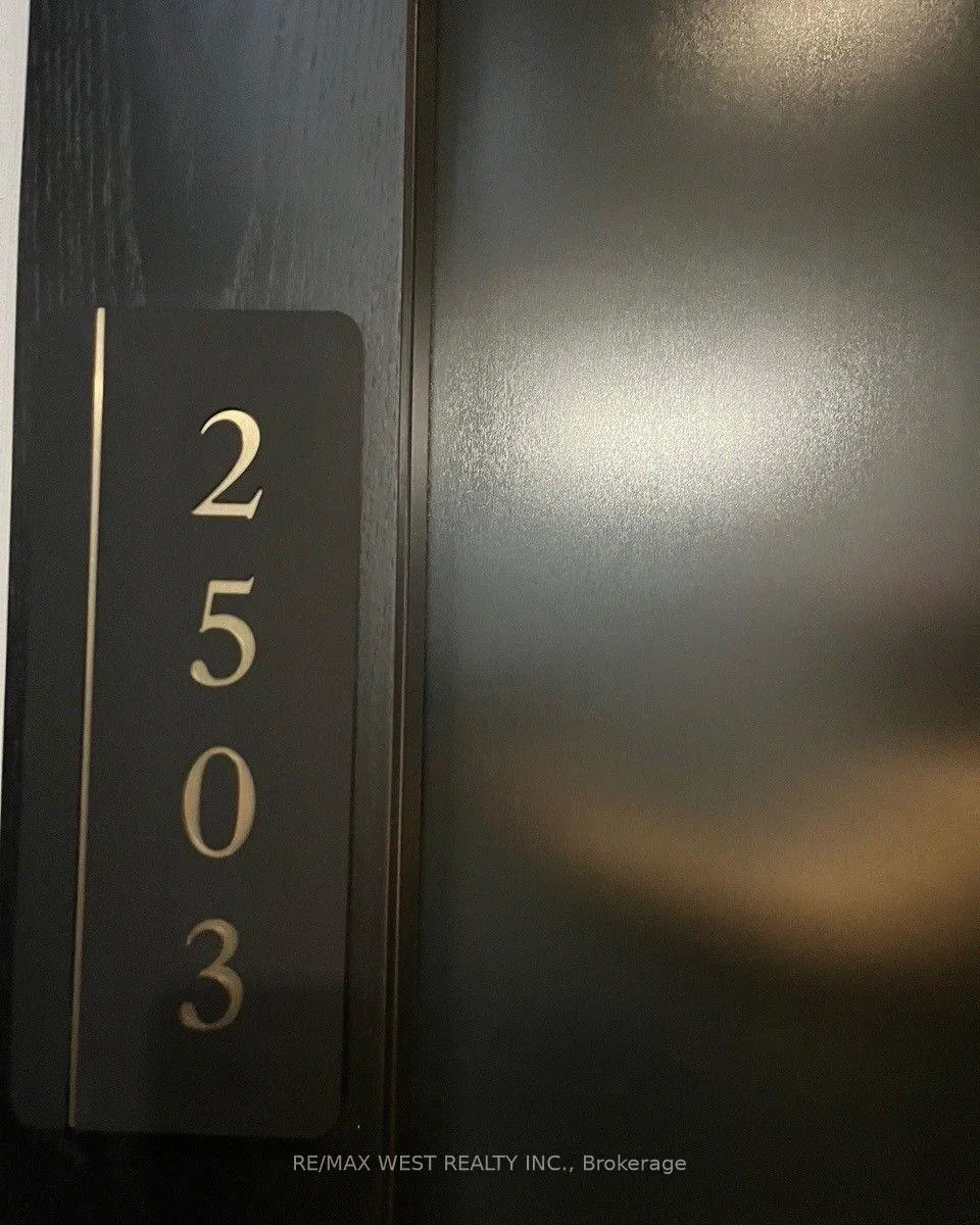 Photo 2 of Unit 2503, 127 Broadway Avenue, Toronto, Mount Pleasant West — HOMEH